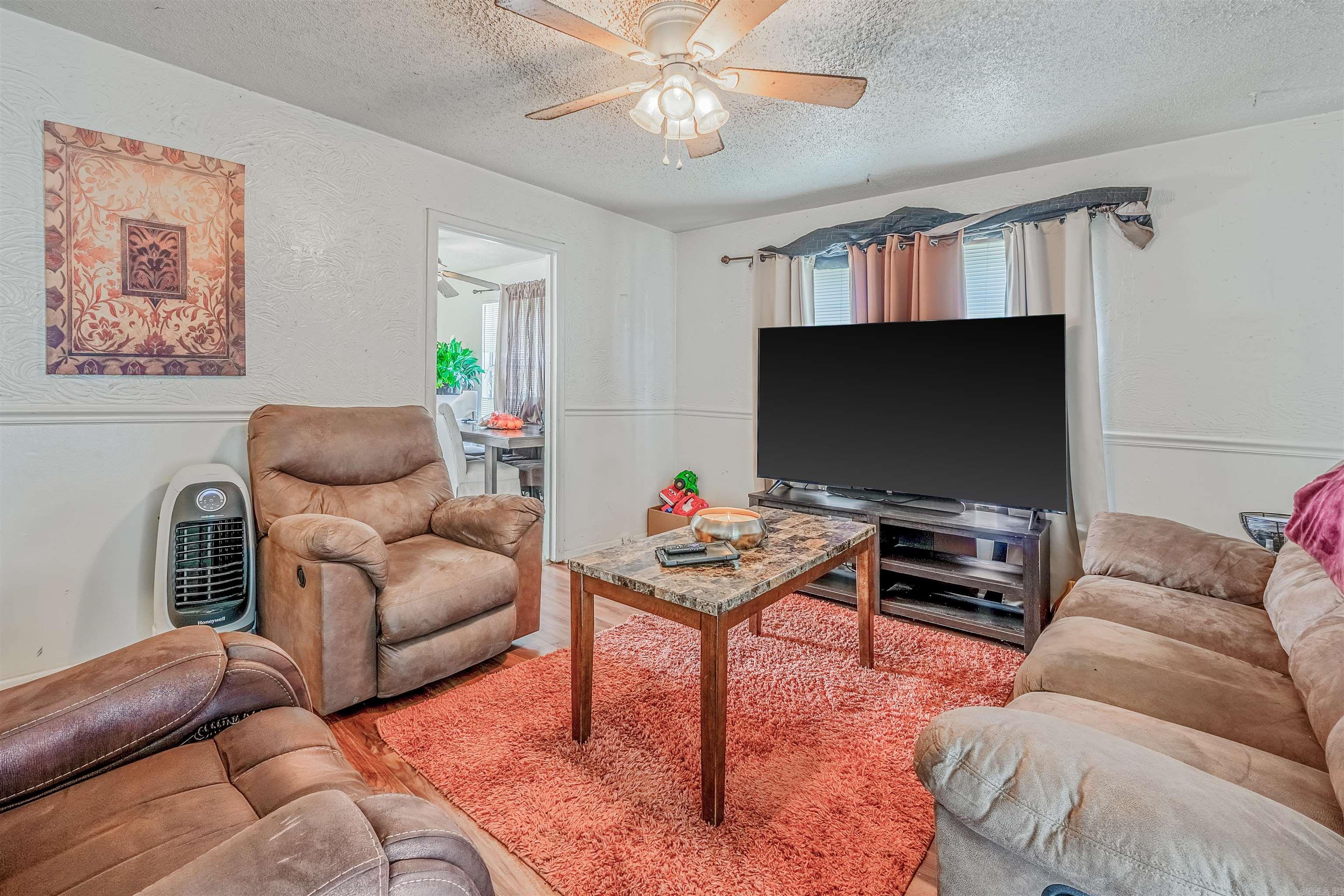 618 & 620 Newcastle Dr  Sherwood, AR