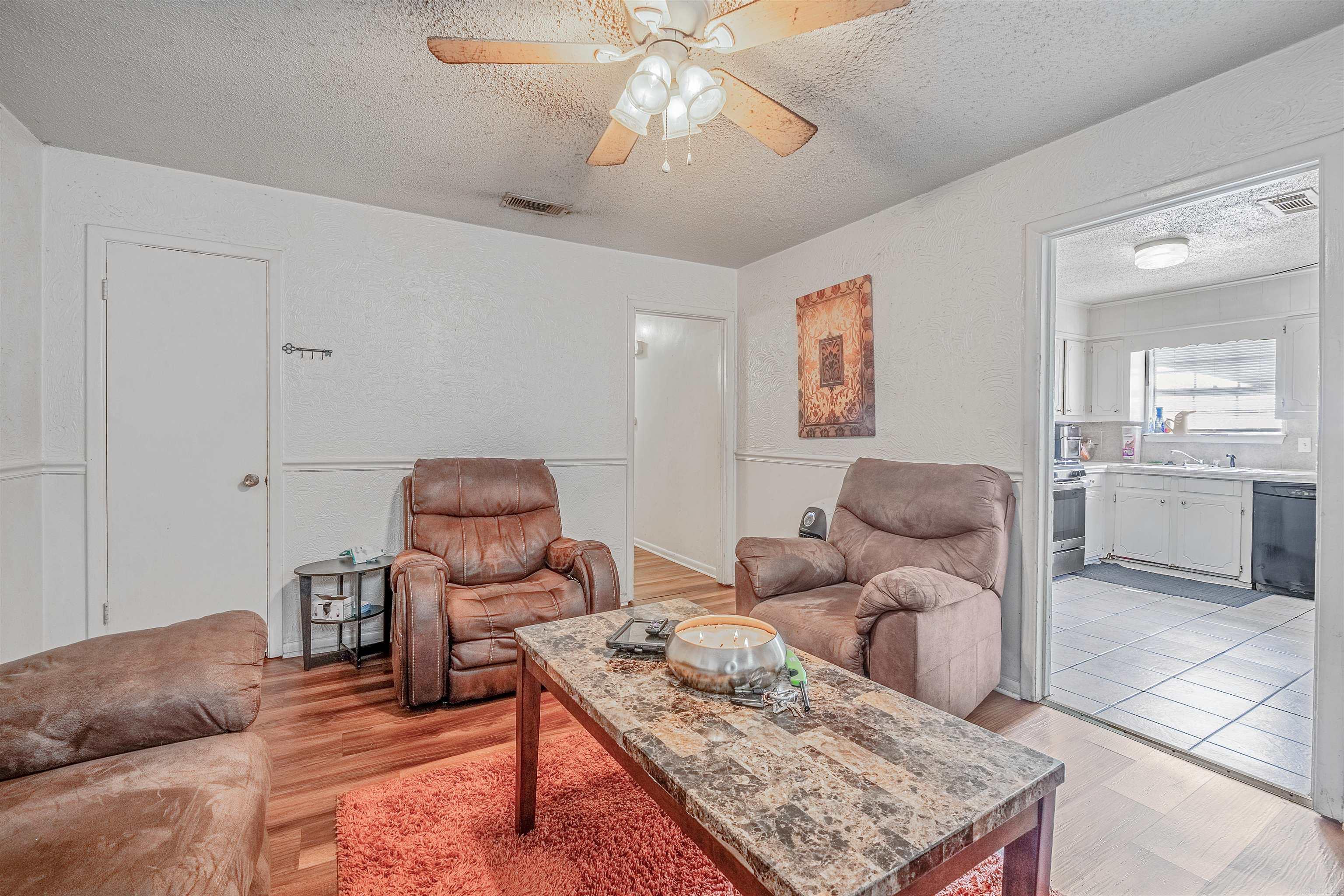 618 & 620 Newcastle Dr  Sherwood, AR