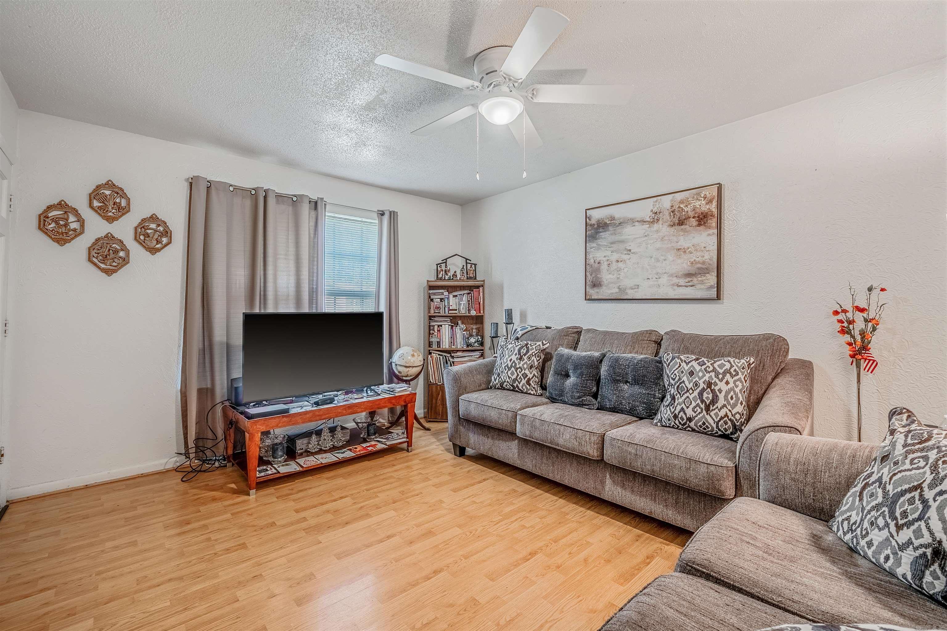 618 & 620 Newcastle Dr  Sherwood, AR