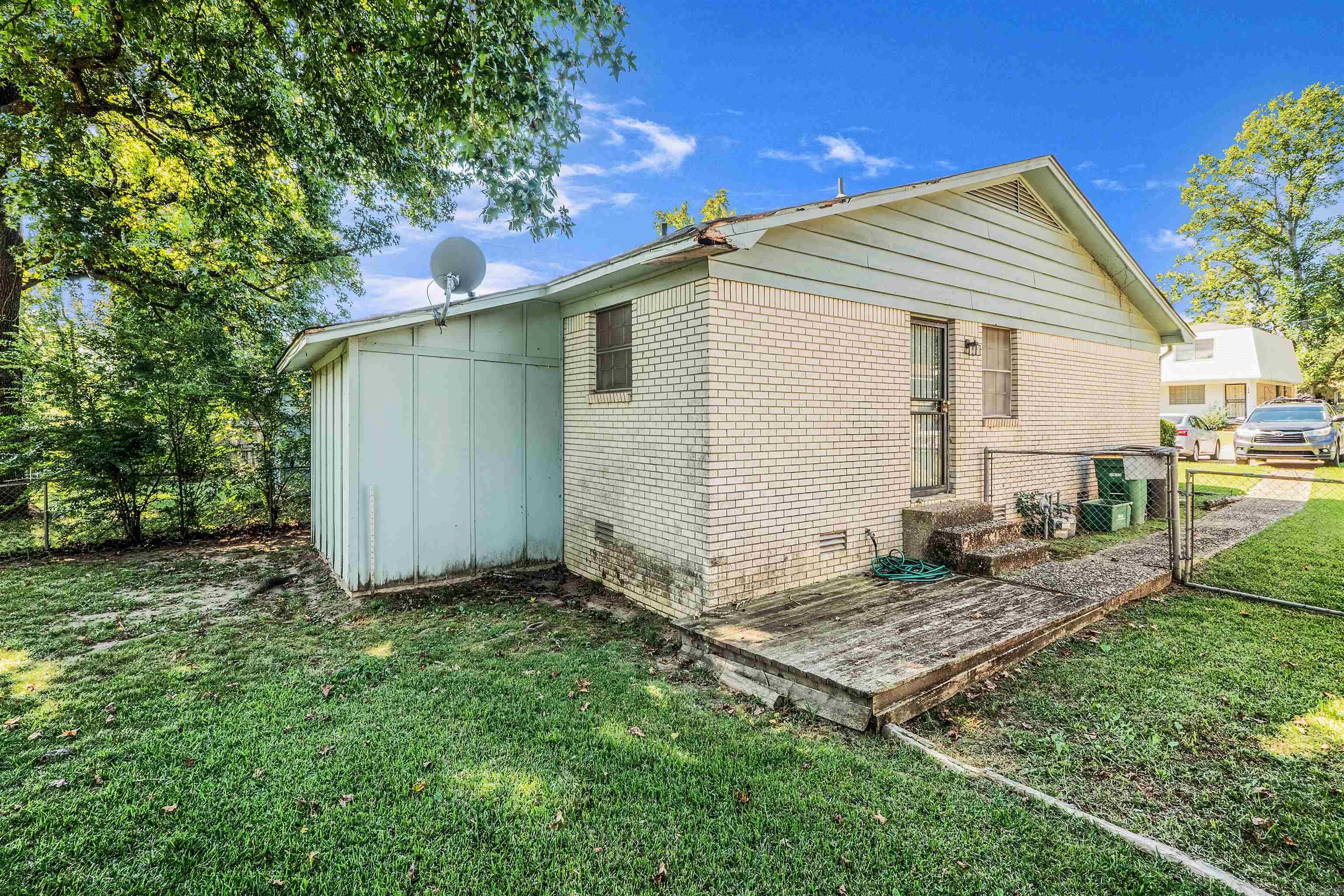 618 & 620 Newcastle Dr  Sherwood, AR