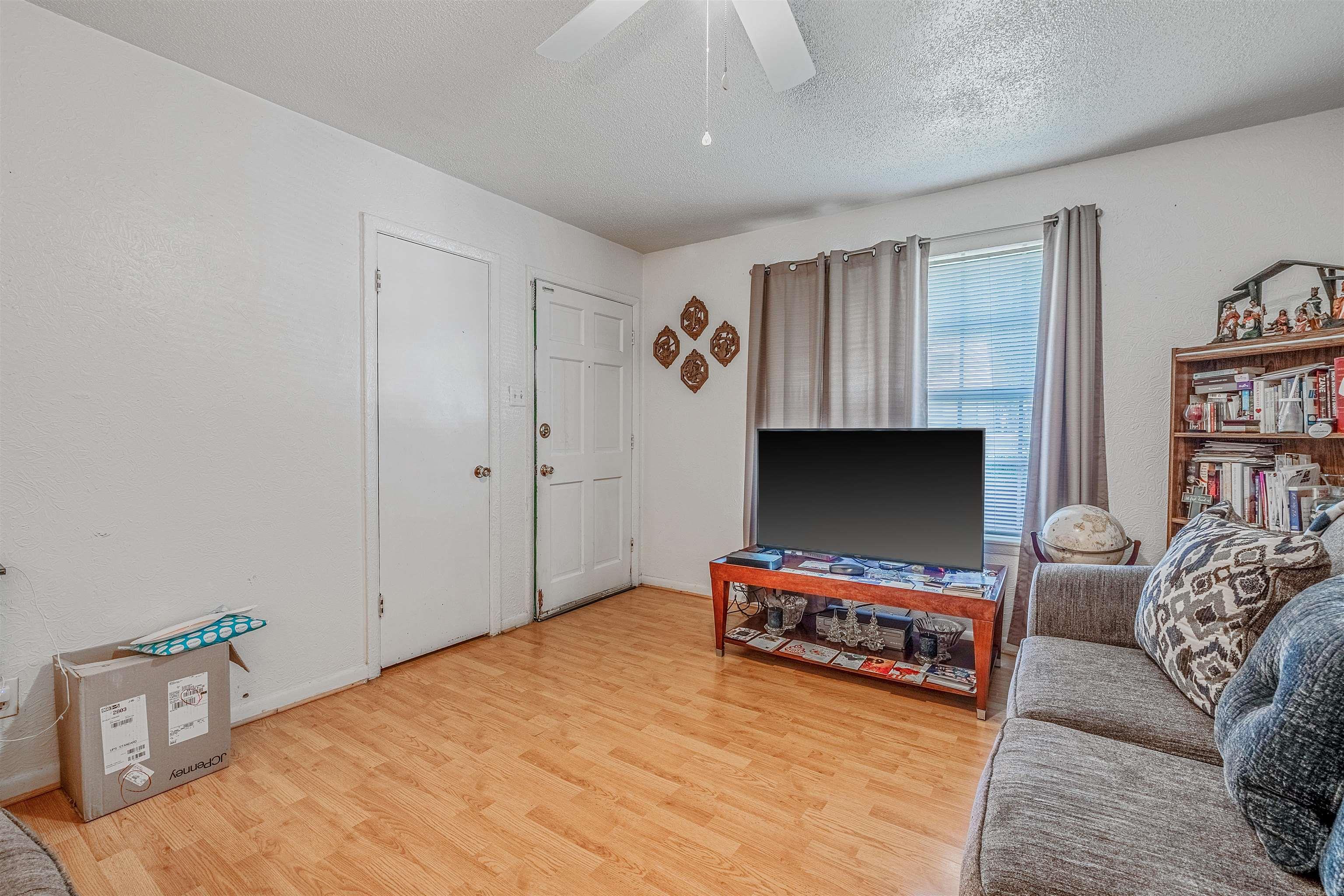 618 & 620 Newcastle Dr  Sherwood, AR