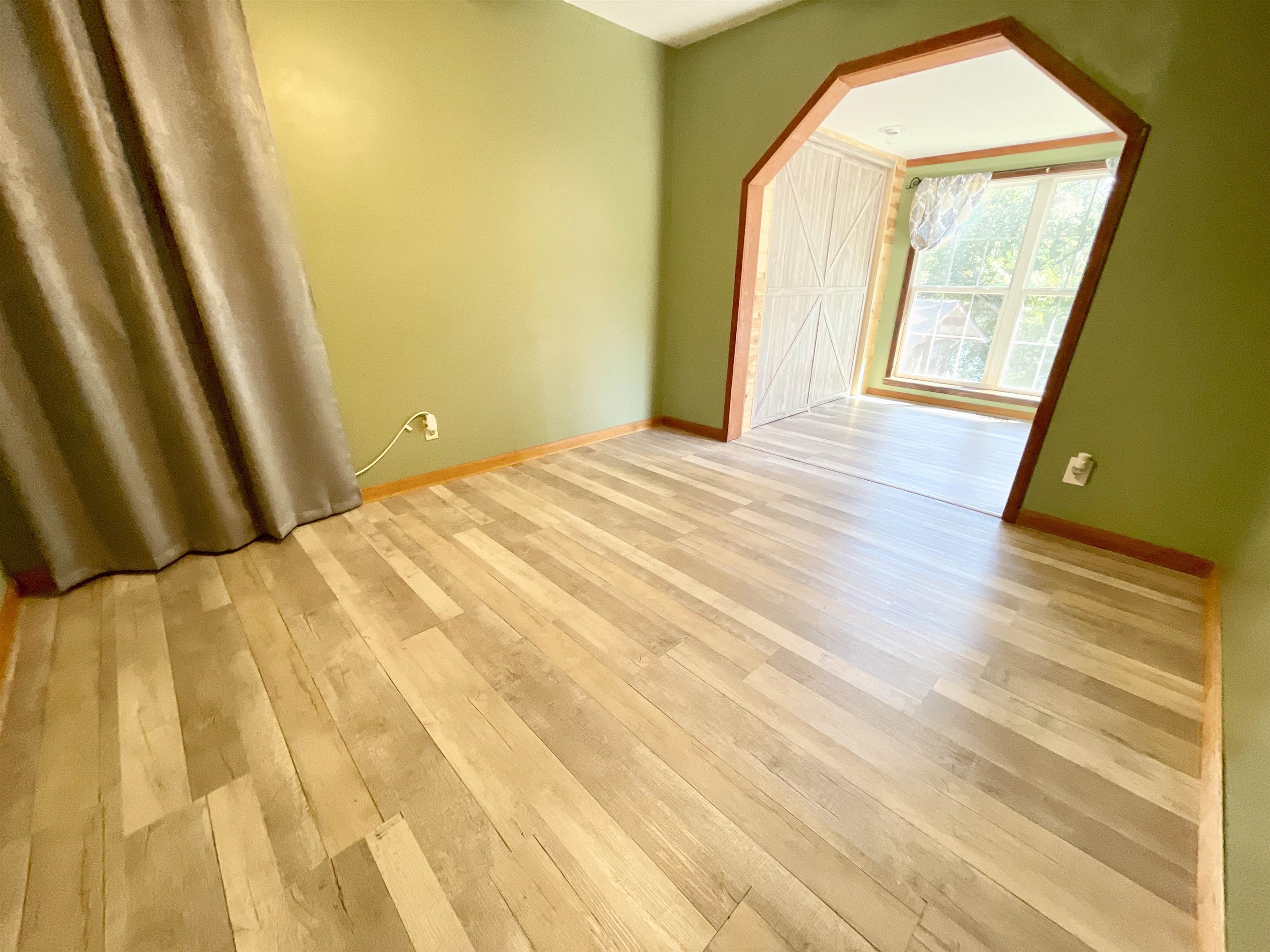 29 W Lakeshore Drive Cherokee Village, AR 72529