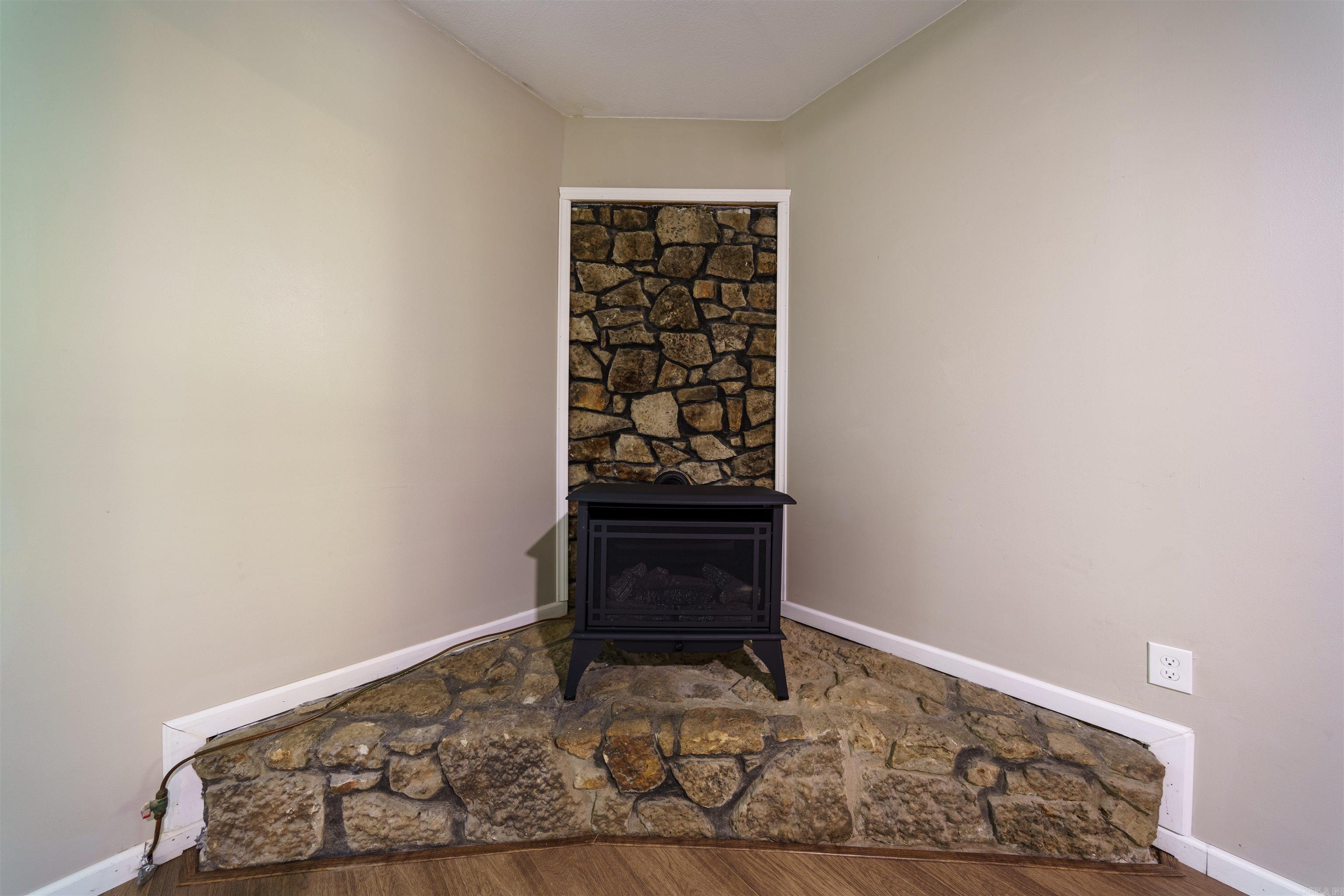 306 N Rainey Lane Cave City, AR 72521