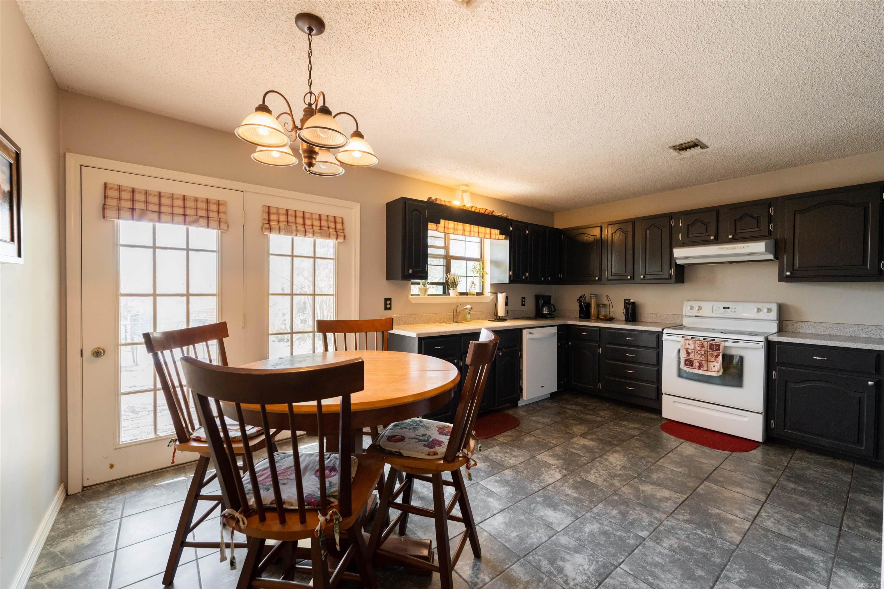 81 Happy Valley  Conway, AR