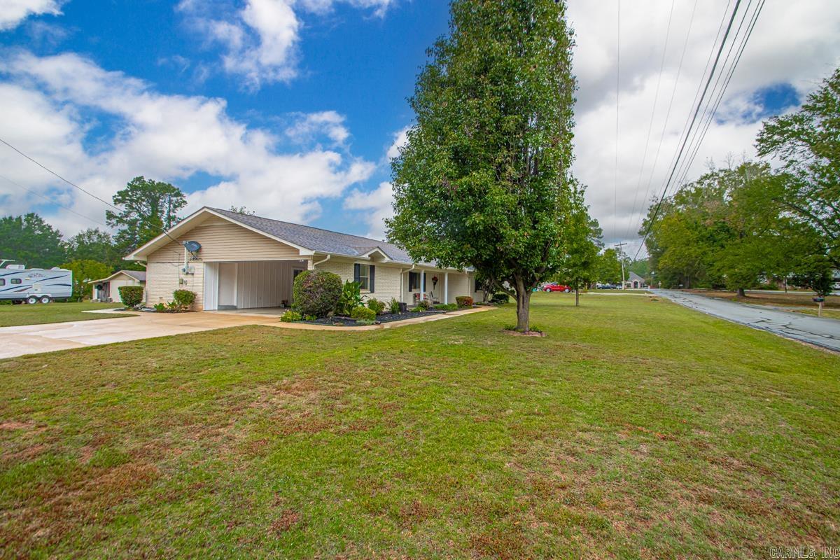 703 N Briarwood  Sheridan, AR