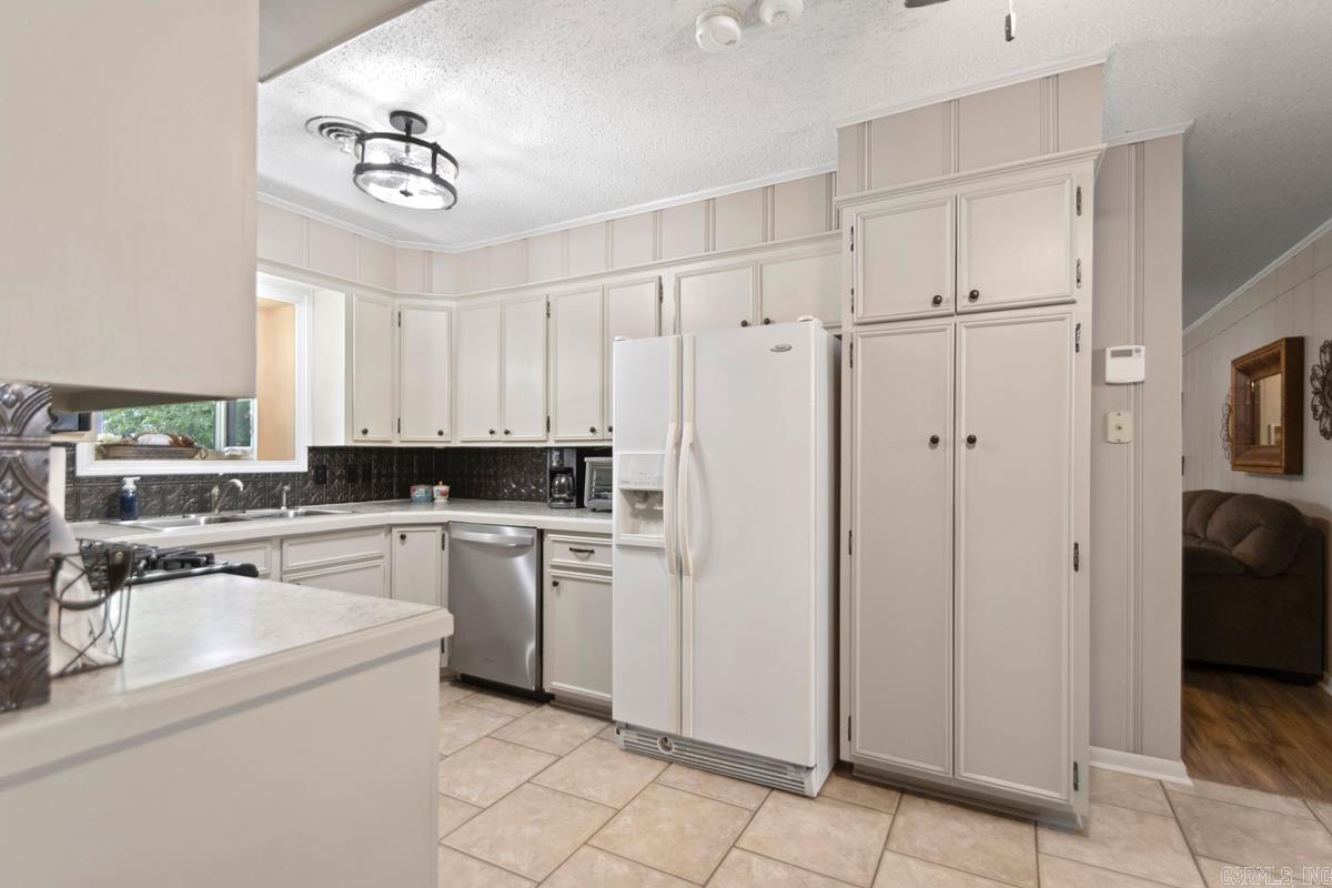 703 N Briarwood  Sheridan, AR