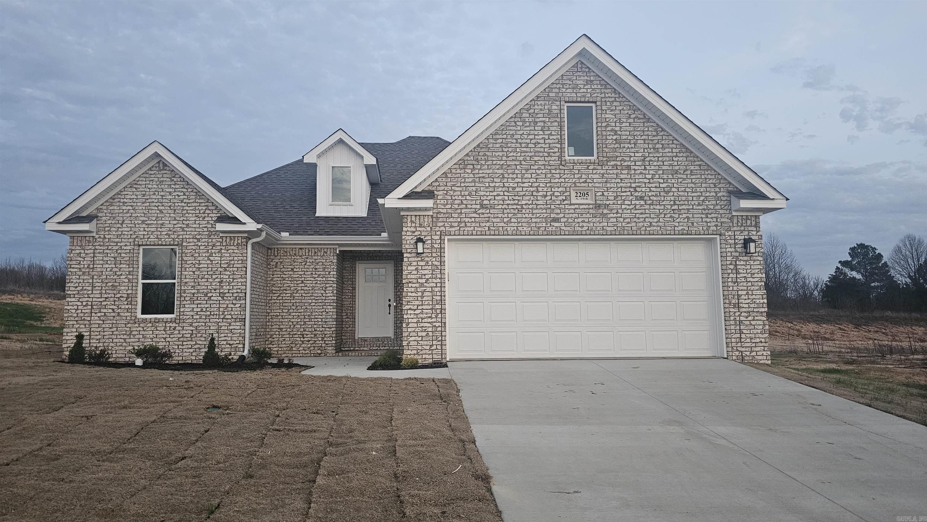 2205 S 19th Street Paragould, AR 72450