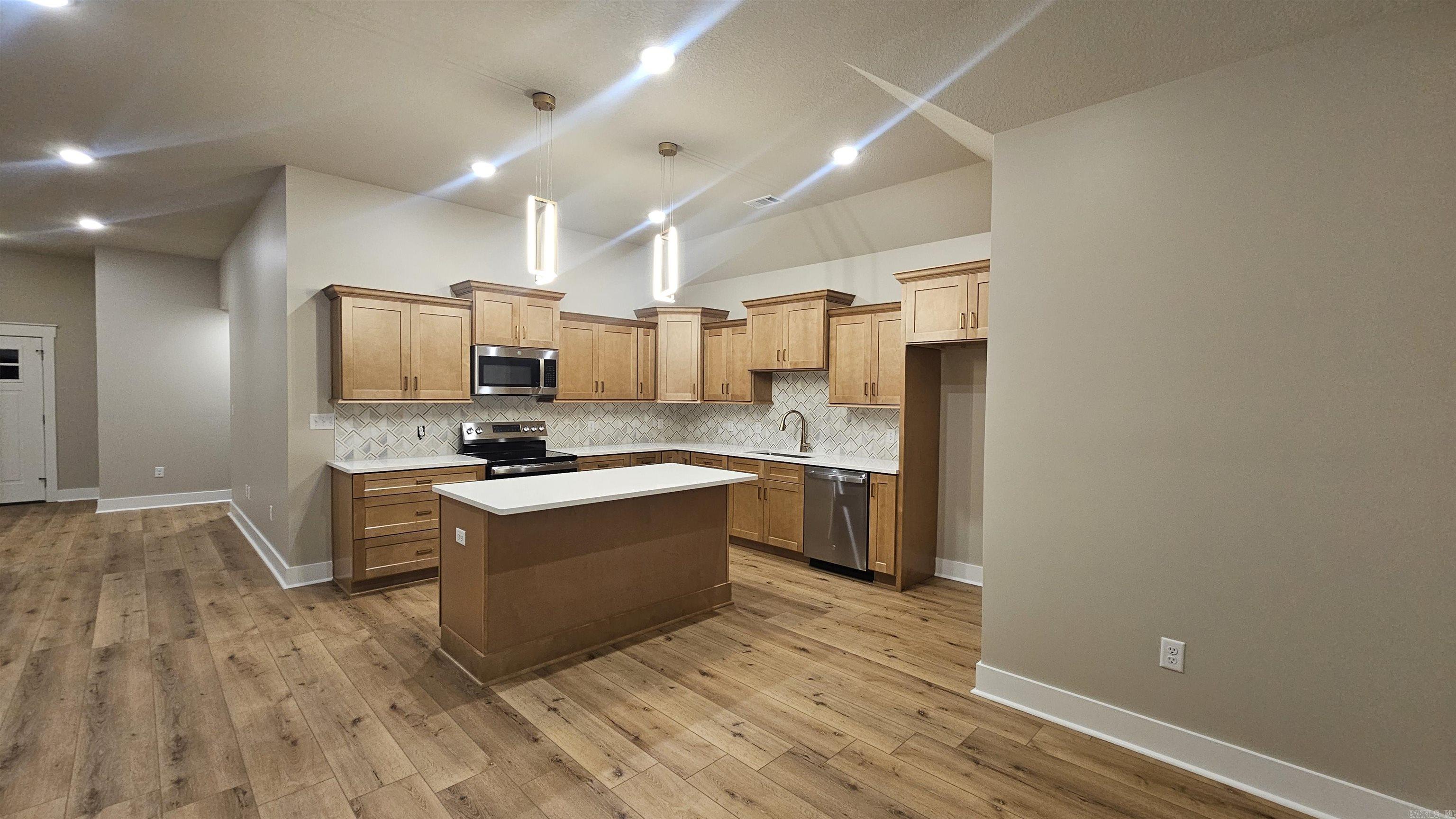 2205 S 19th Street Paragould, AR 72450