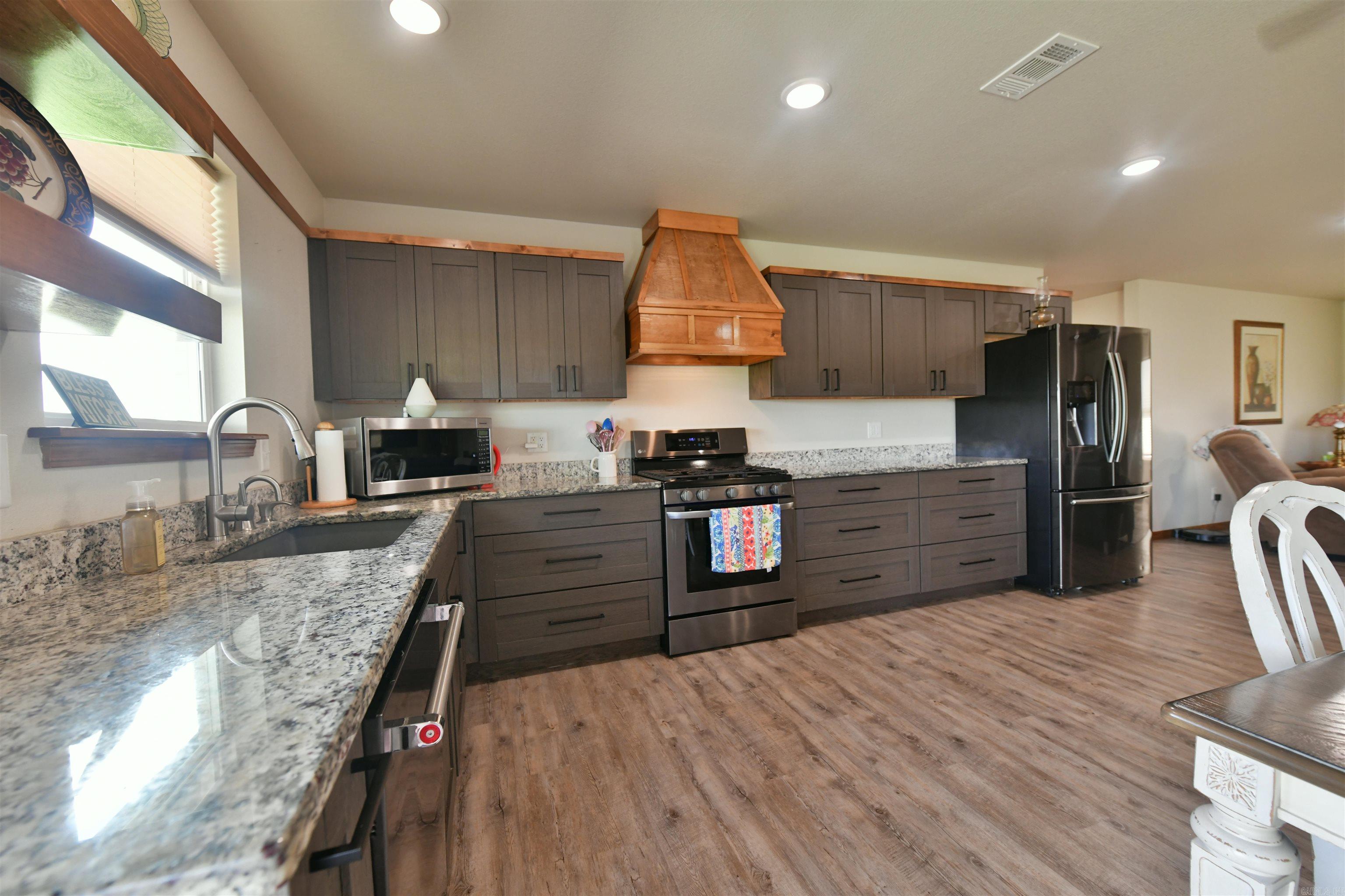 227 Chrystal Hill  Mena, AR