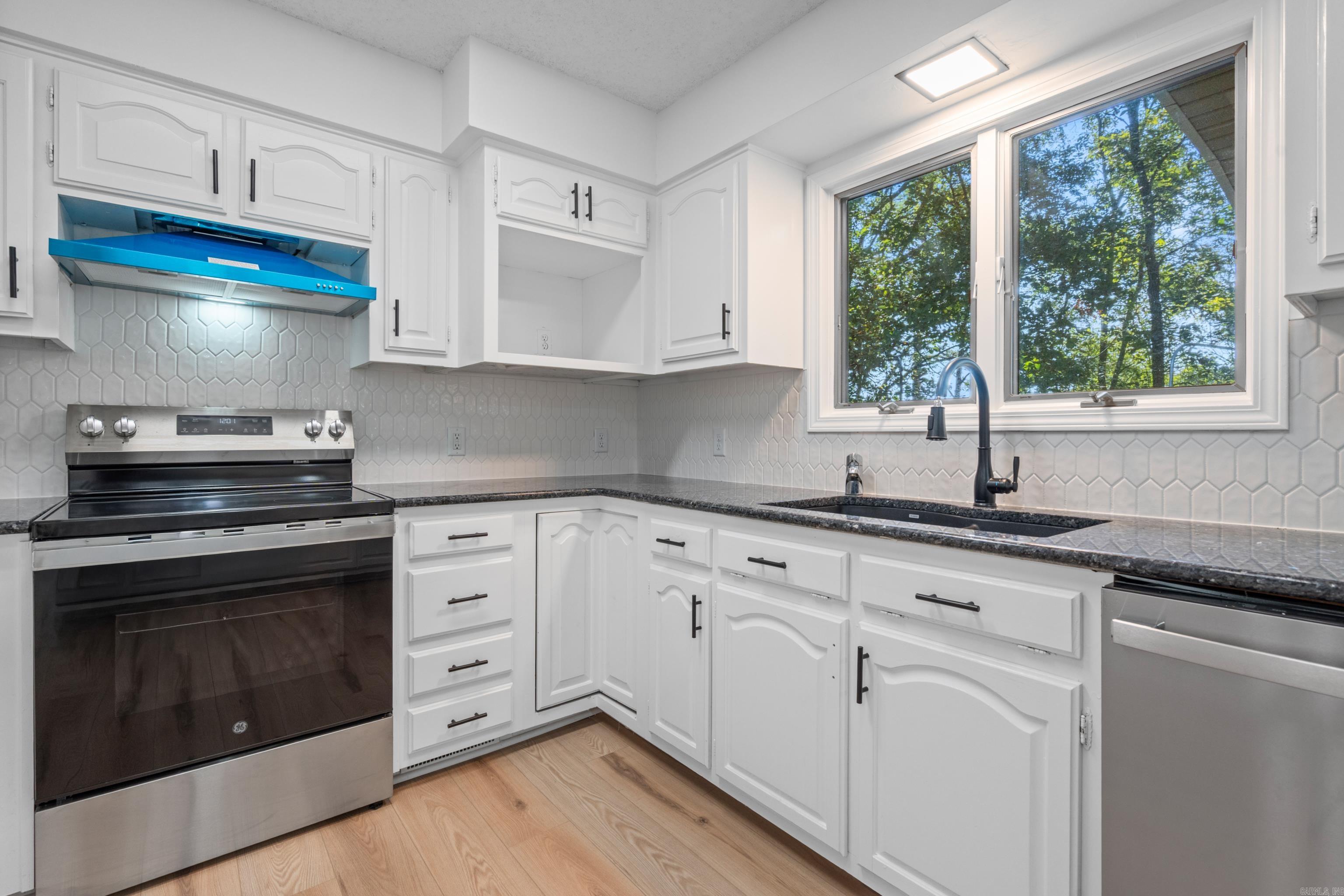 12 Alava  Hot Springs Village, AR