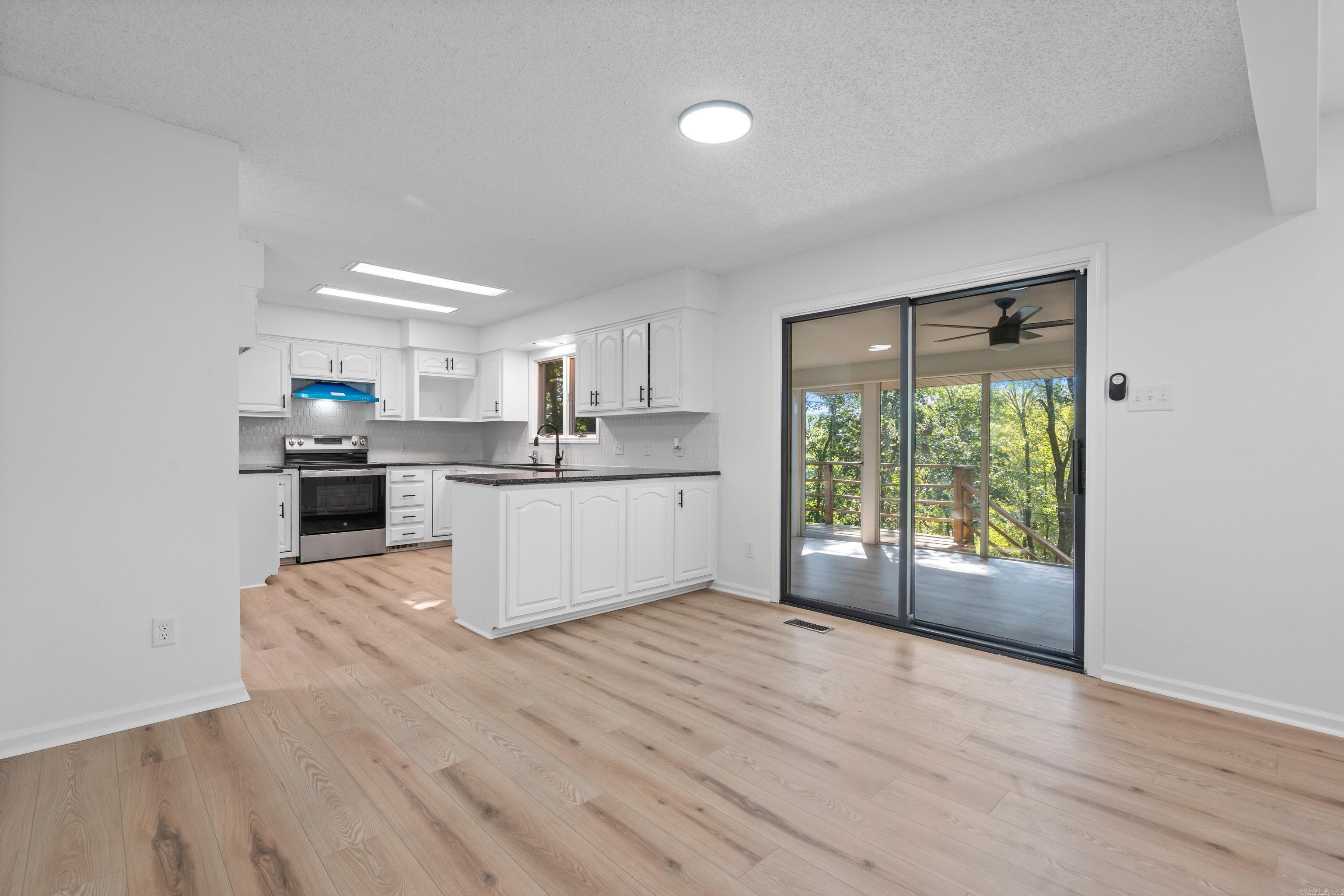 12 Alava  Hot Springs Village, AR