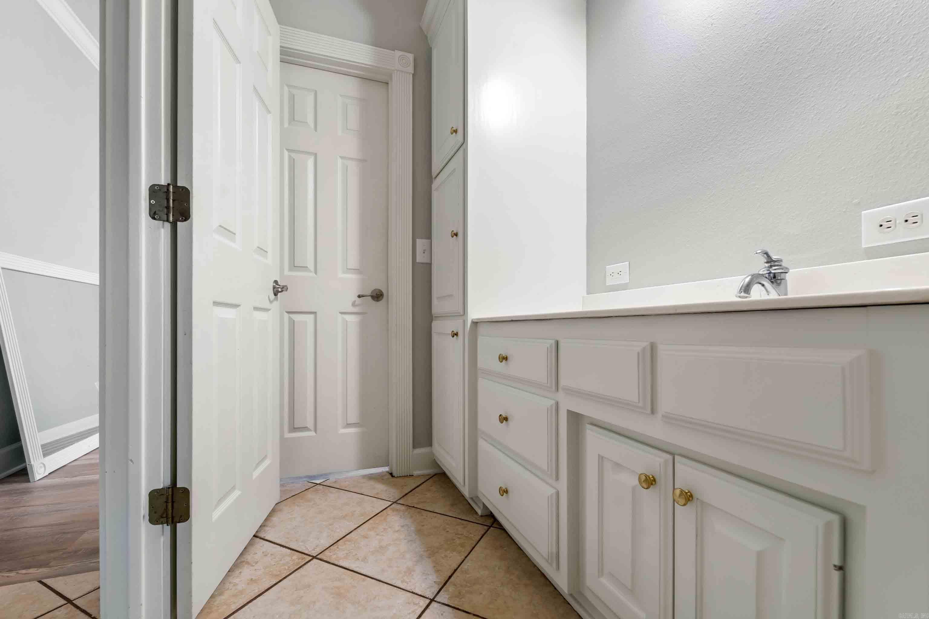 6706 Worth  Benton, AR