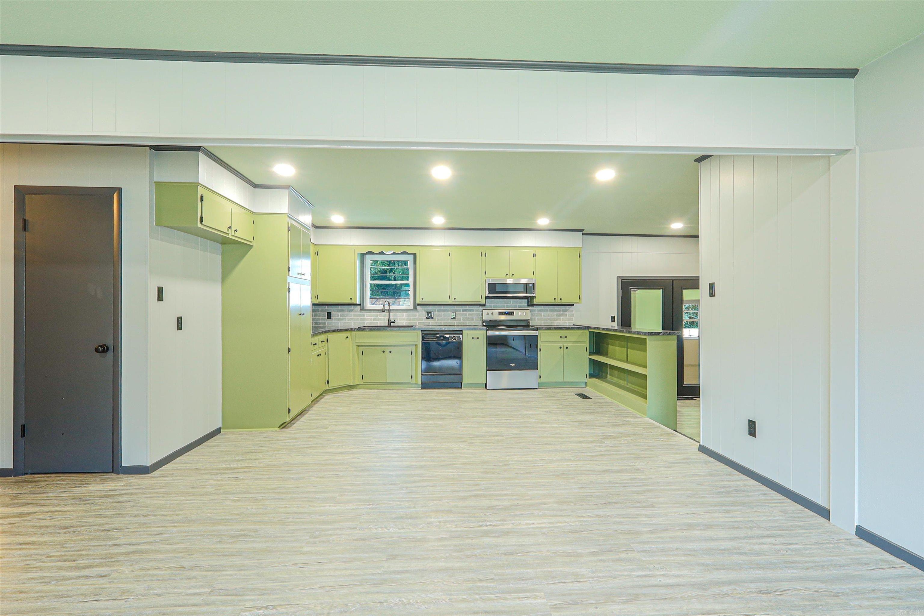 217 Cedarwood Drive Hot Springs, AR 71901