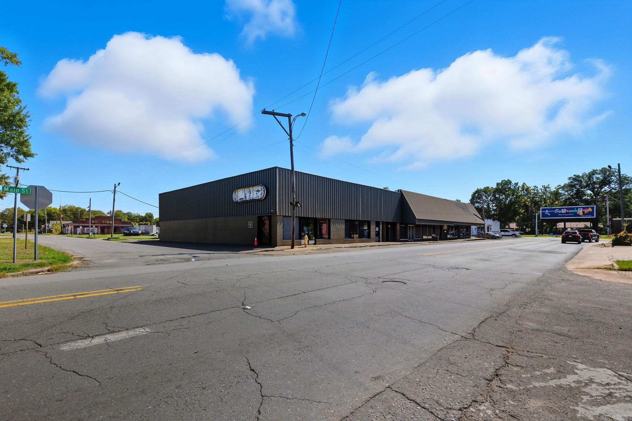 1613 S Main  Pine Bluff, AR