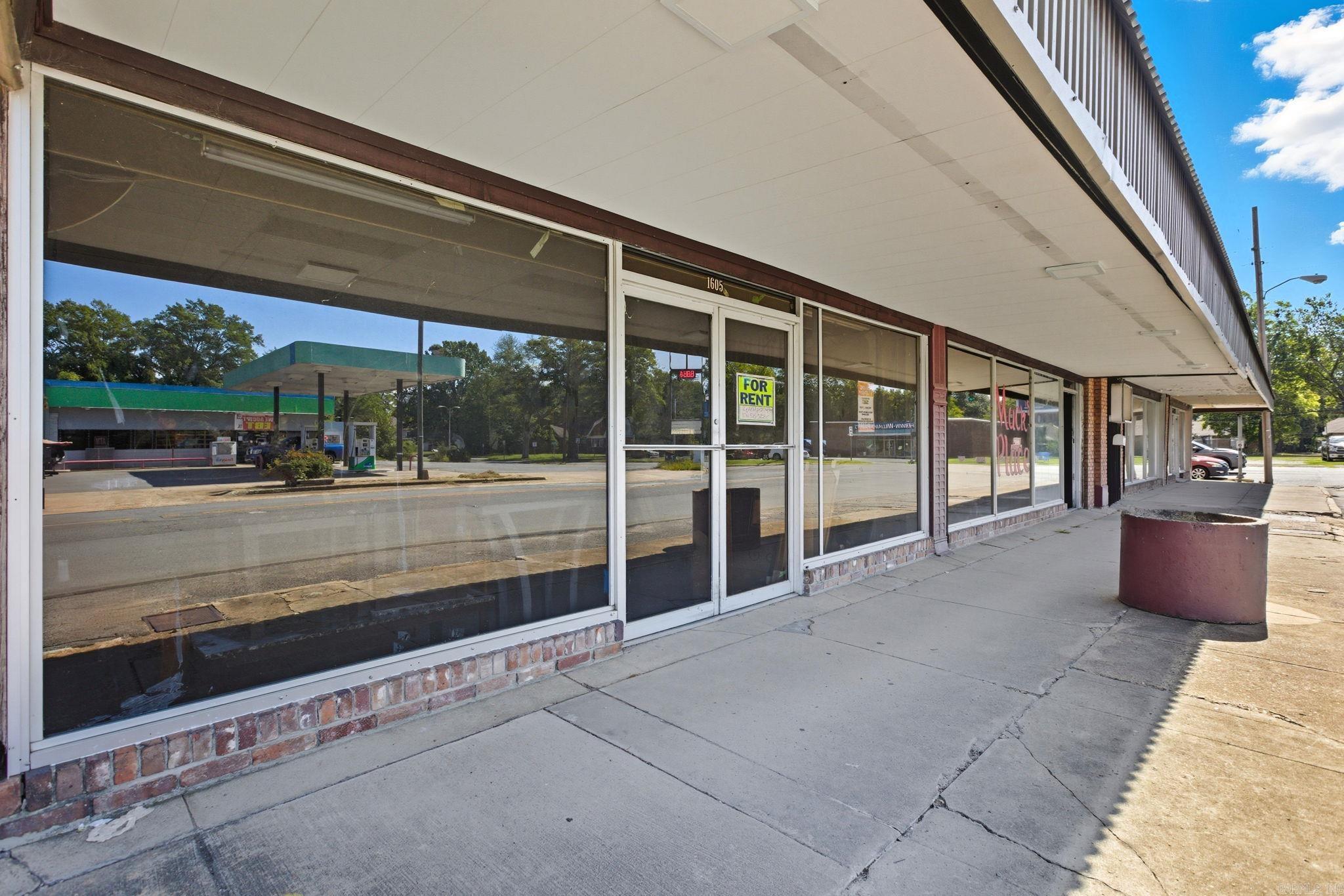 1613 S Main  Pine Bluff, AR