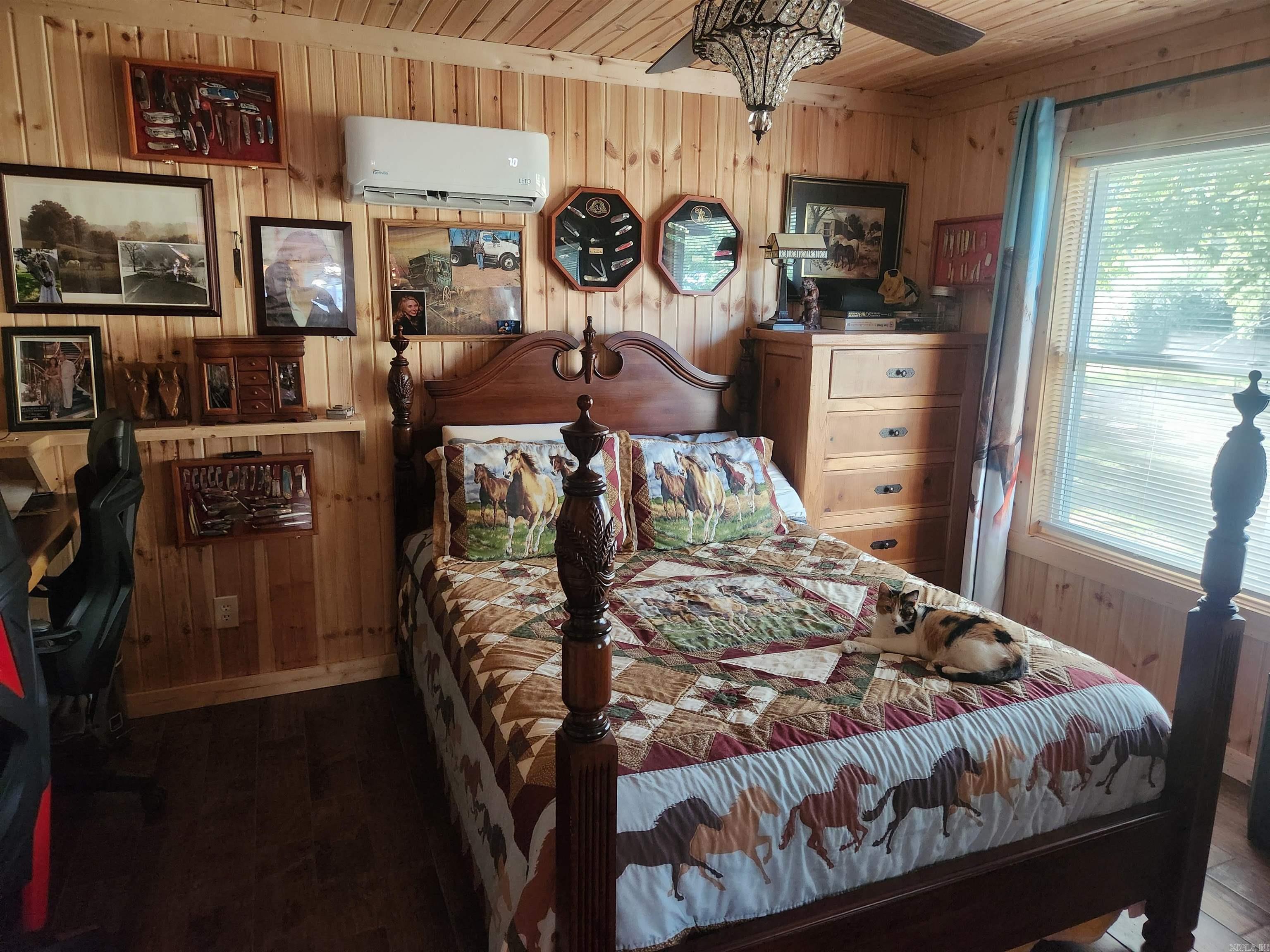 110 E Walker  Ozark, AR