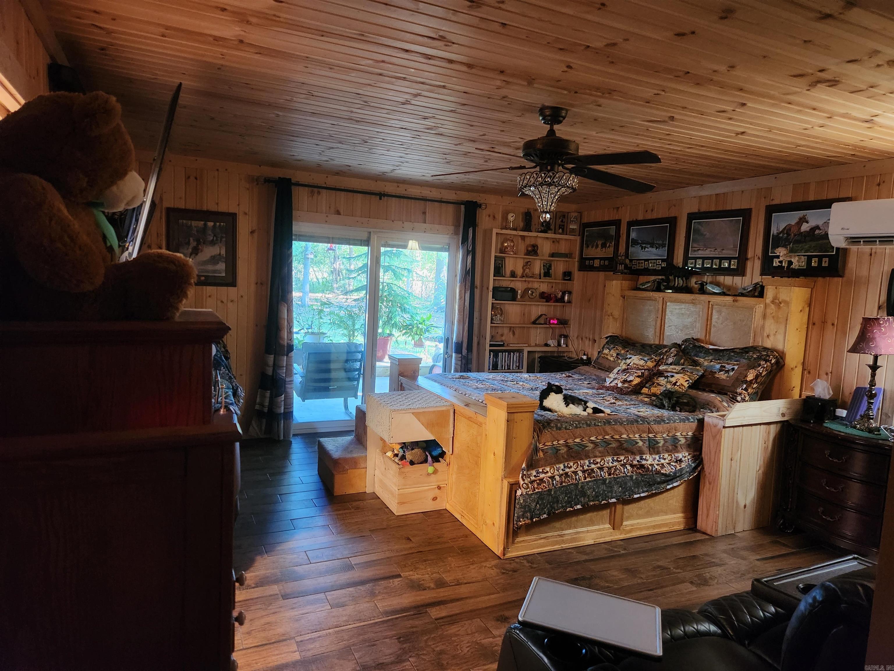 110 E Walker  Ozark, AR