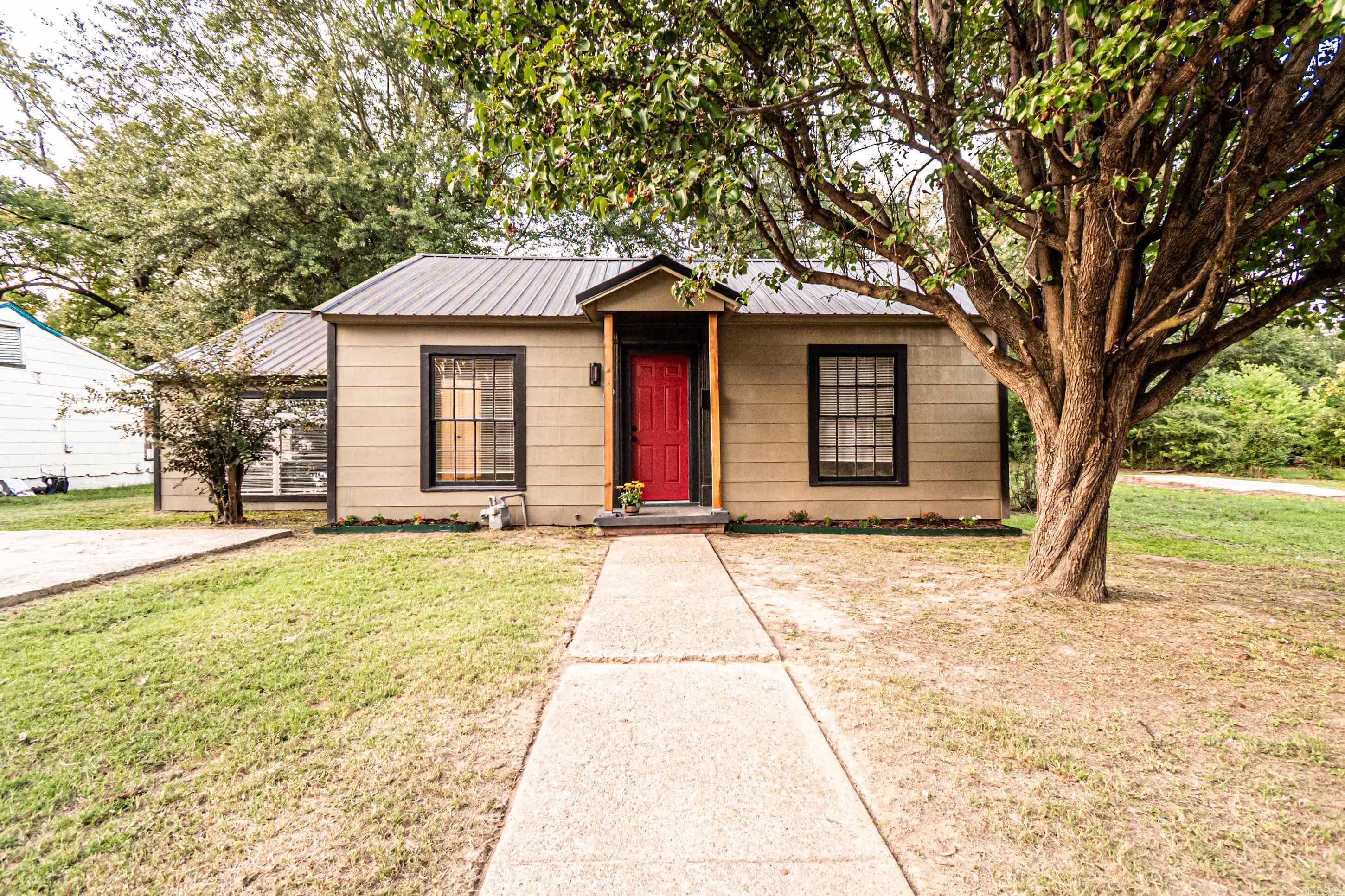 416 S Parkway Drive El Dorado, AR 71730