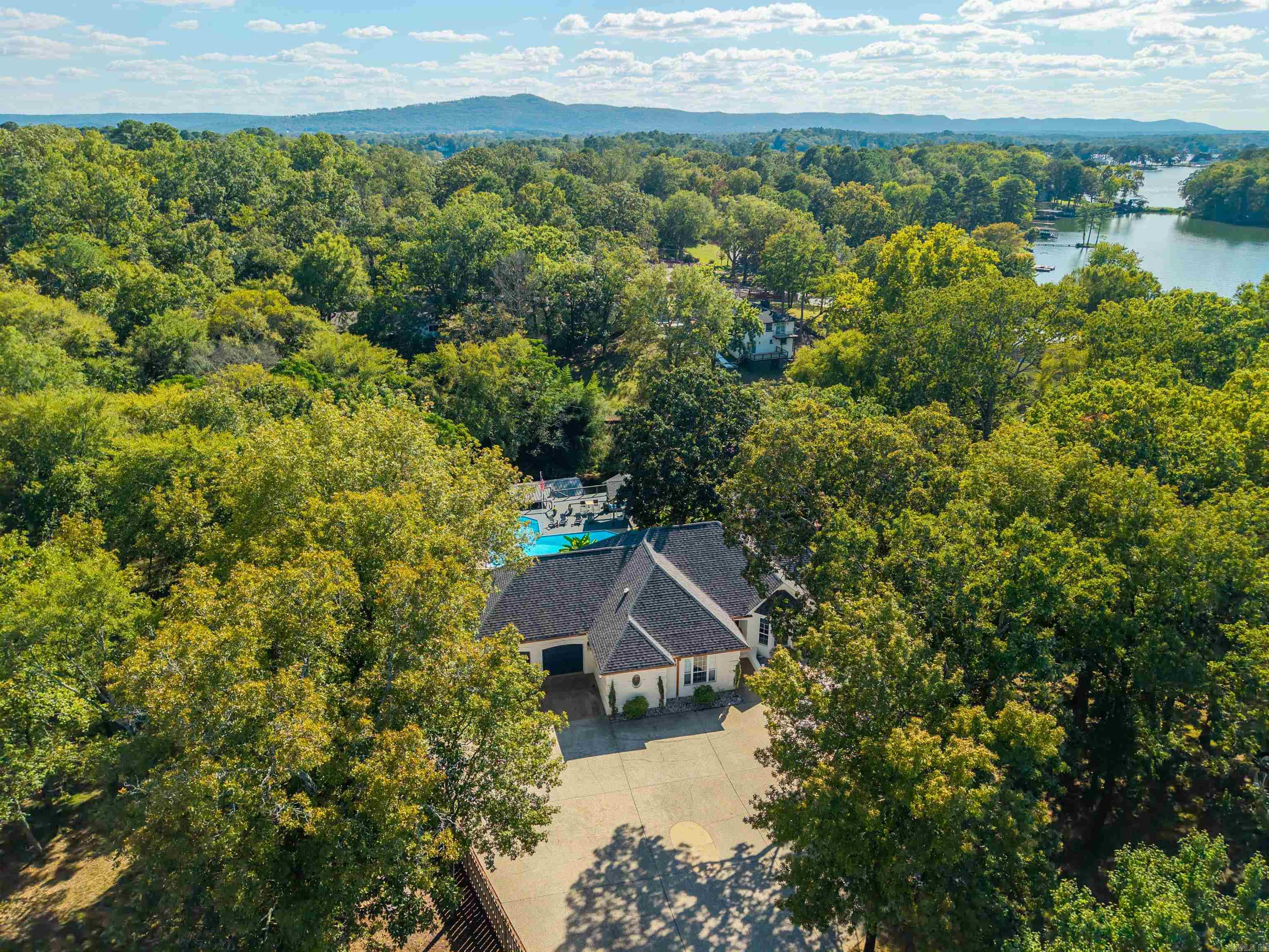 109 Coca Bay Point Hot Springs, AR 71913