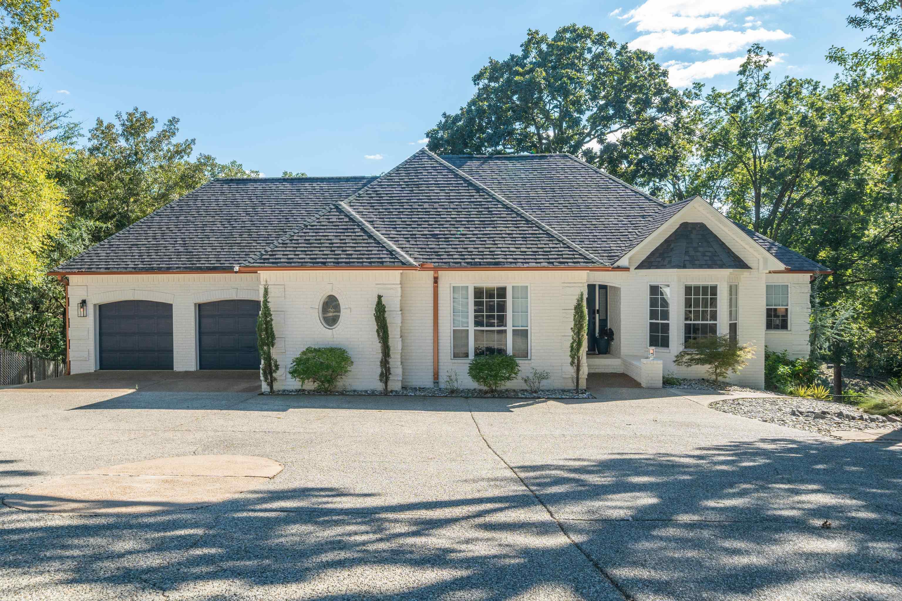 109 Coca Bay Point Hot Springs, AR 71913