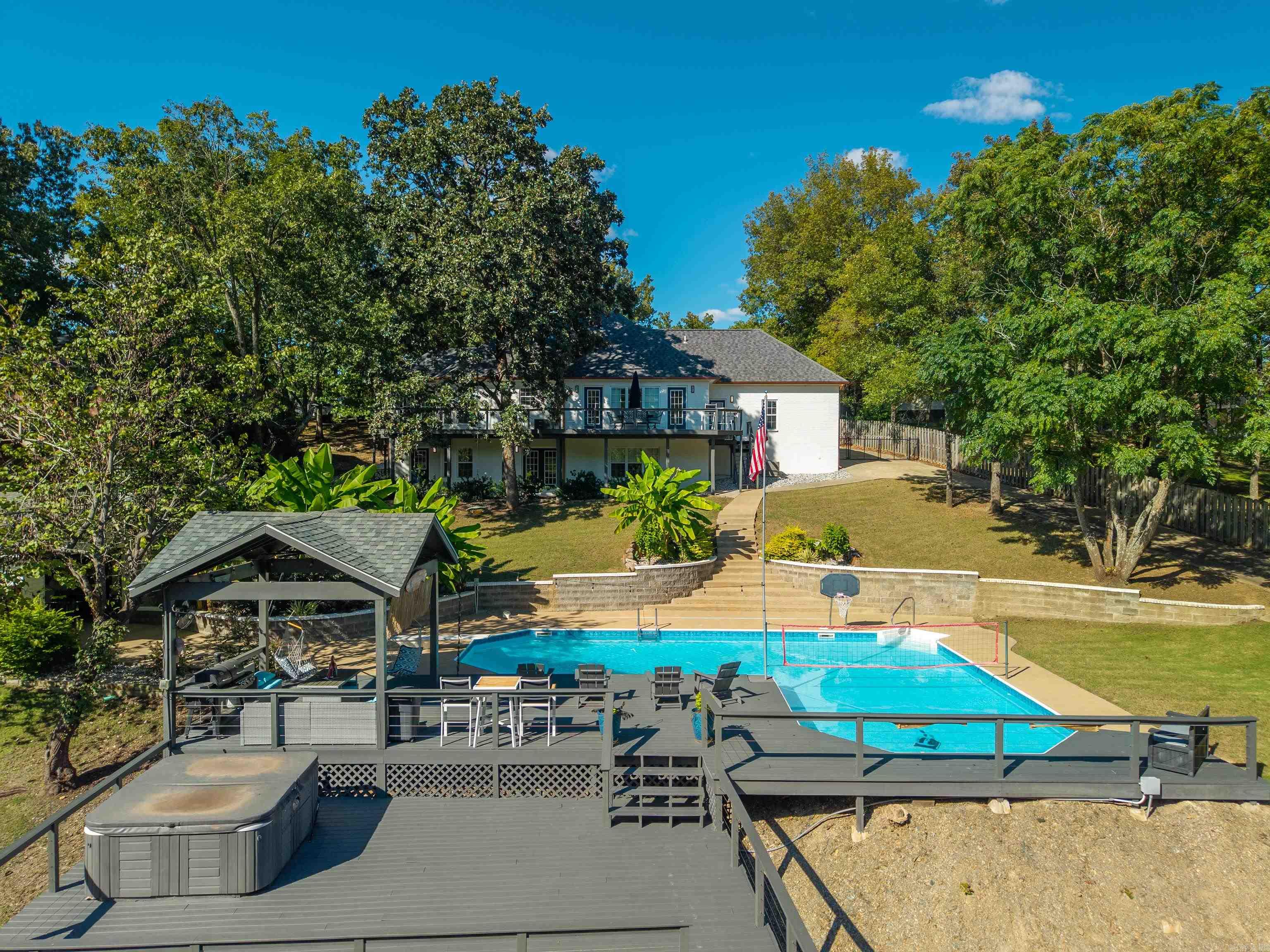 109 Coca Bay Point Hot Springs, AR 71913