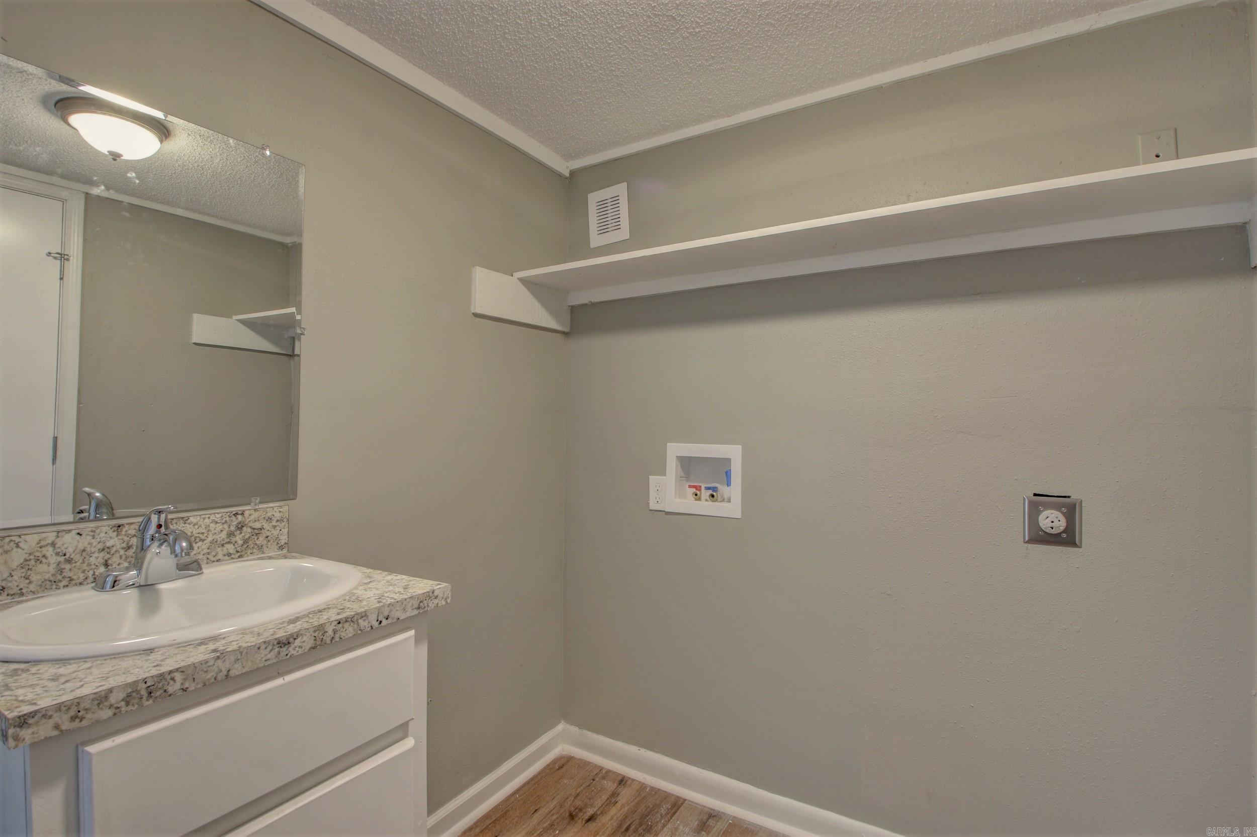 1900 Labette Manor  Little Rock, AR