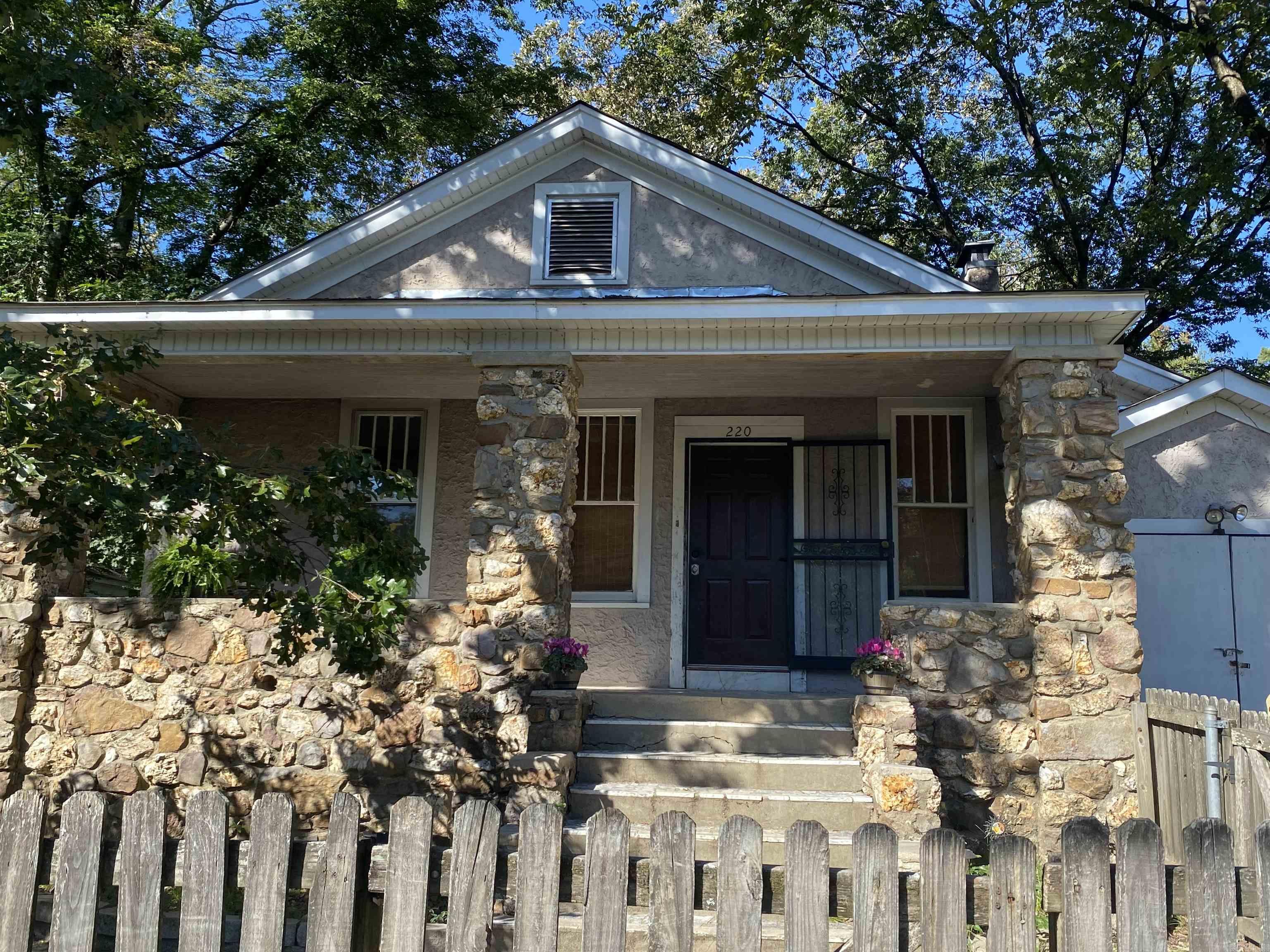 220 Rose Street Little Rock, AR 72205