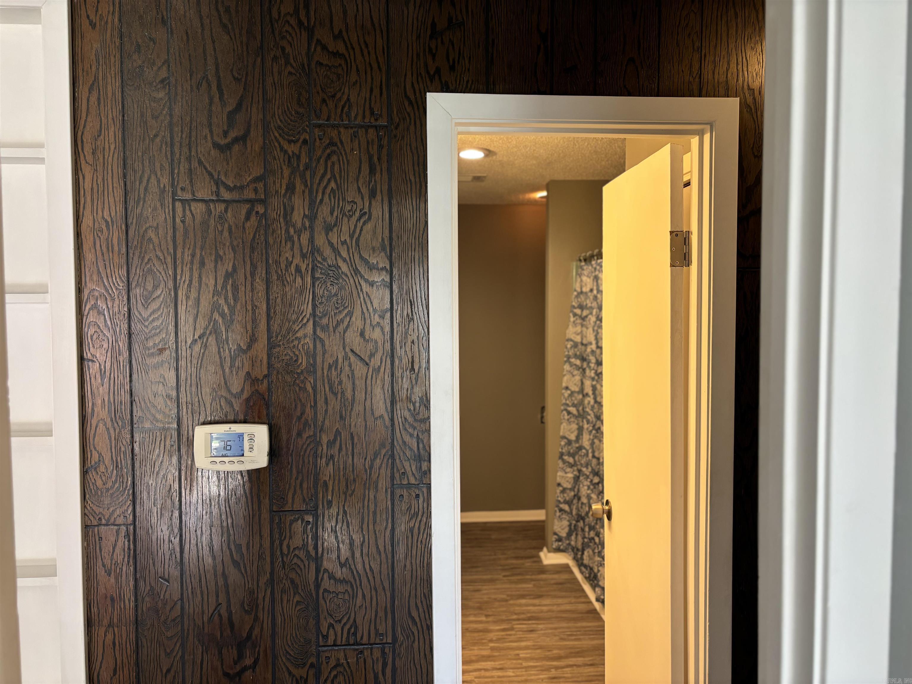 235 E 10th Street Newark, AR 72562