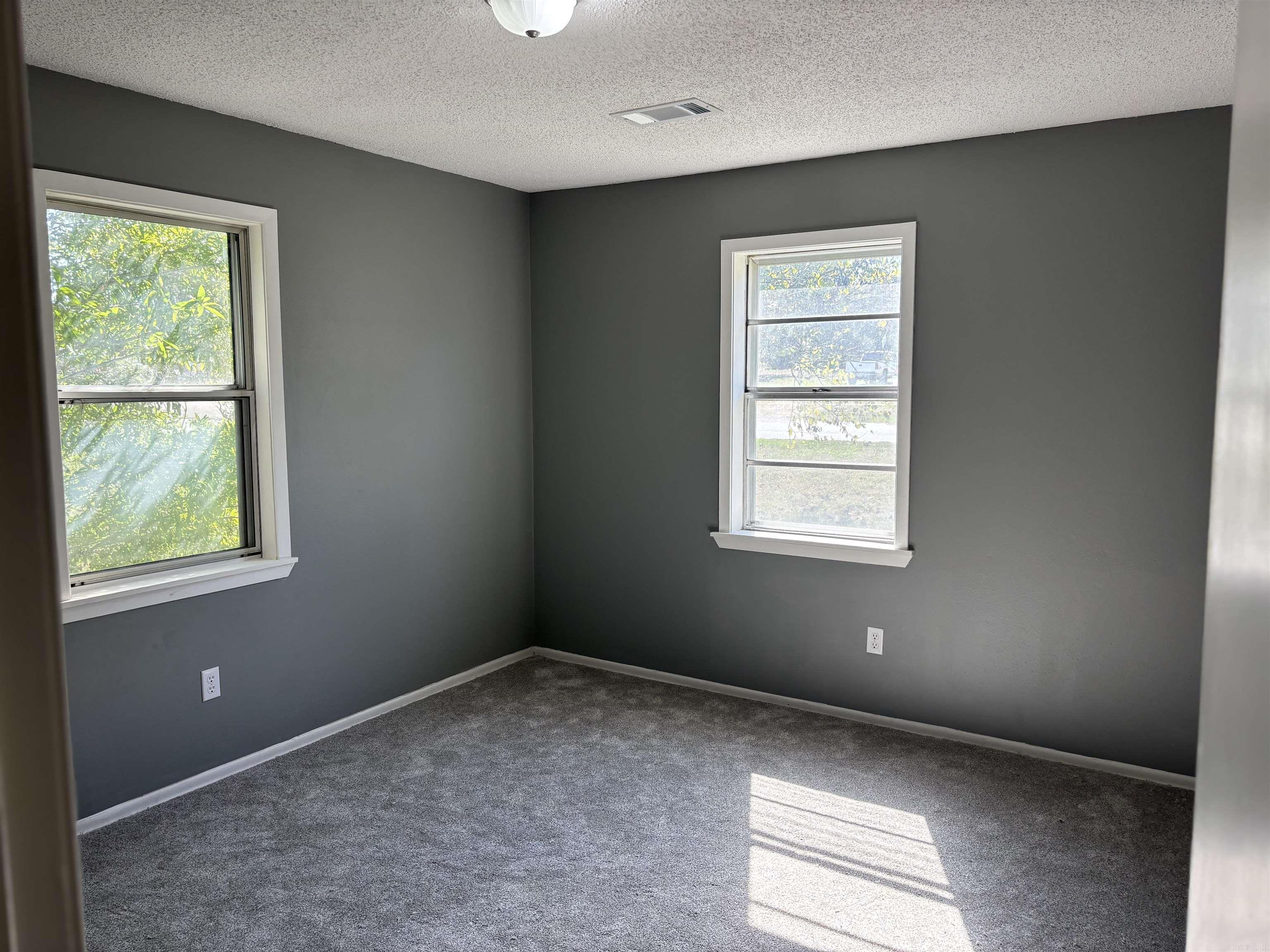 235 E 10th Street Newark, AR 72562