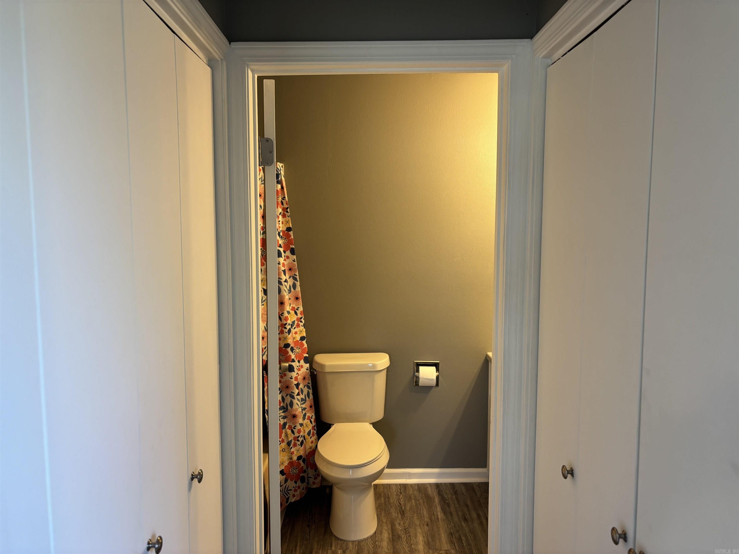 235 E 10th Street Newark, AR 72562