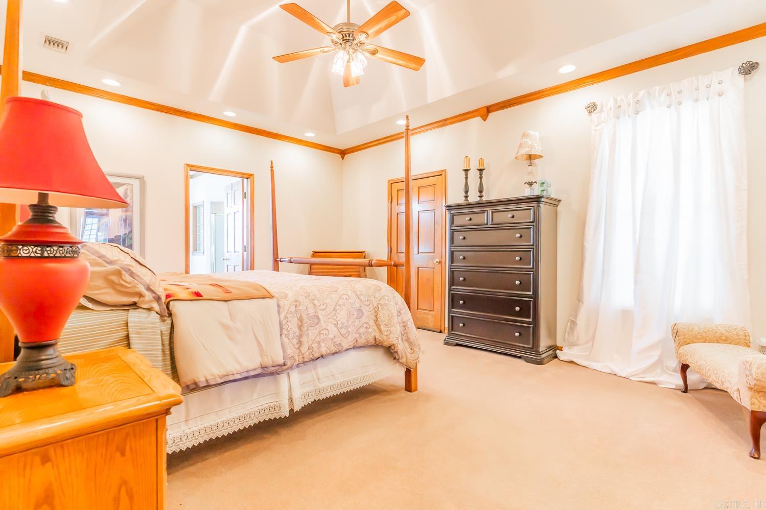 1300 N Locust  Newark, AR