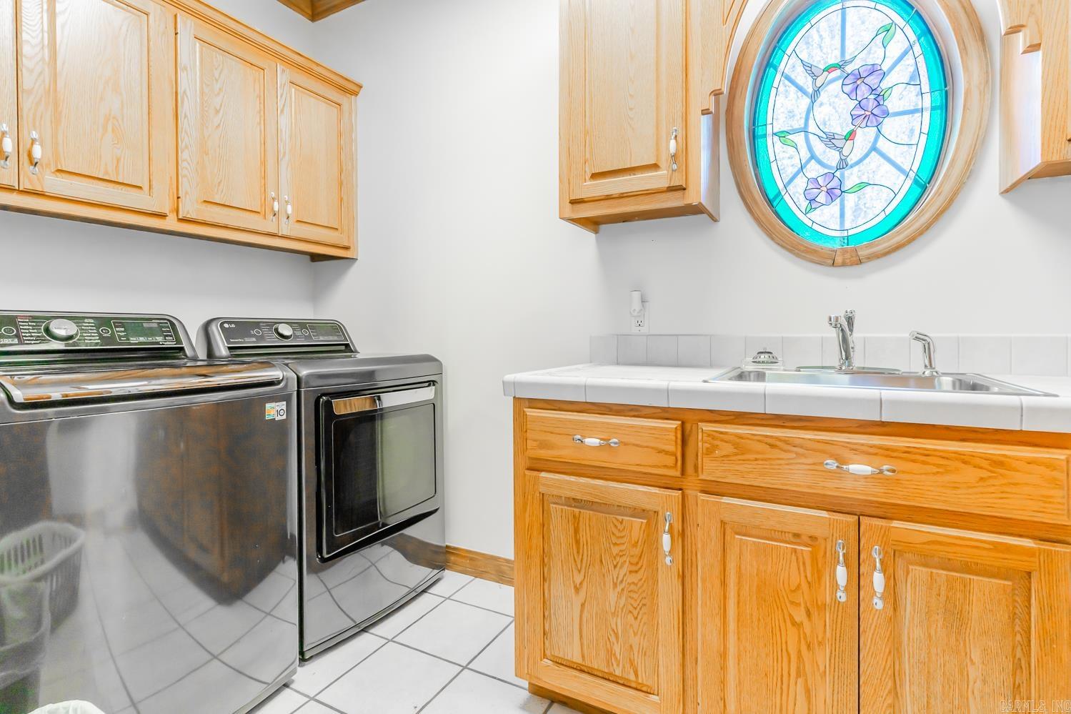 1300 N Locust  Newark, AR