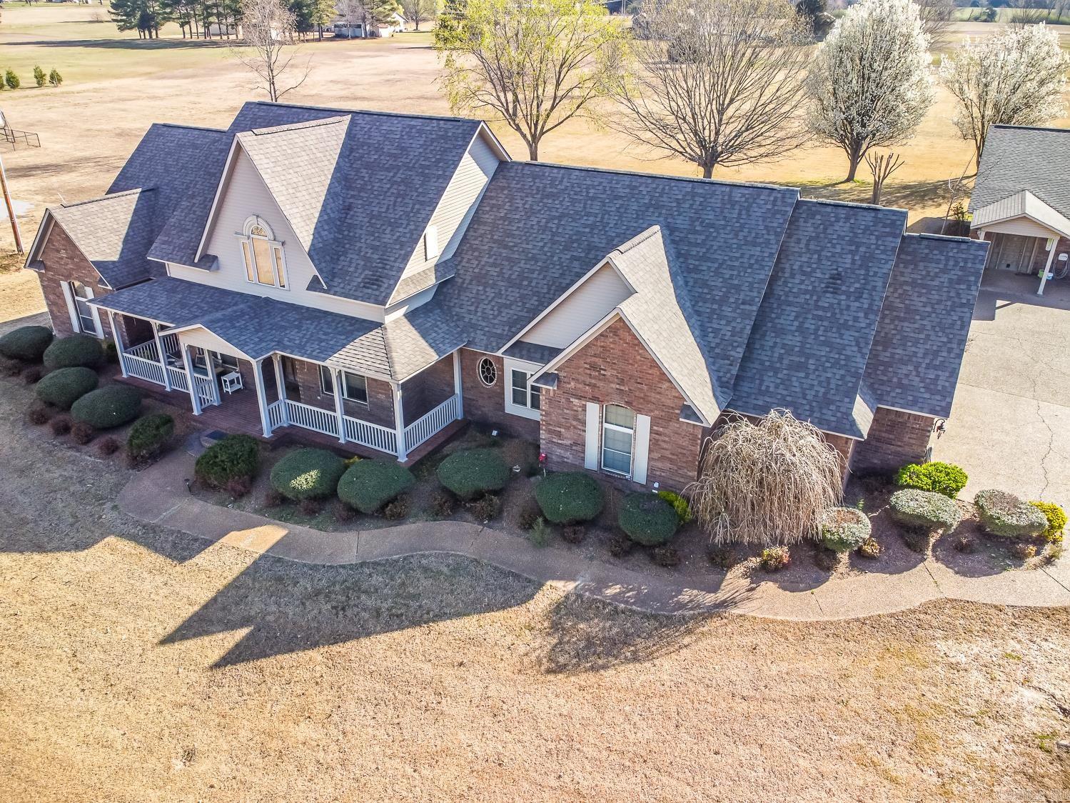 1300 N Locust  Newark, AR