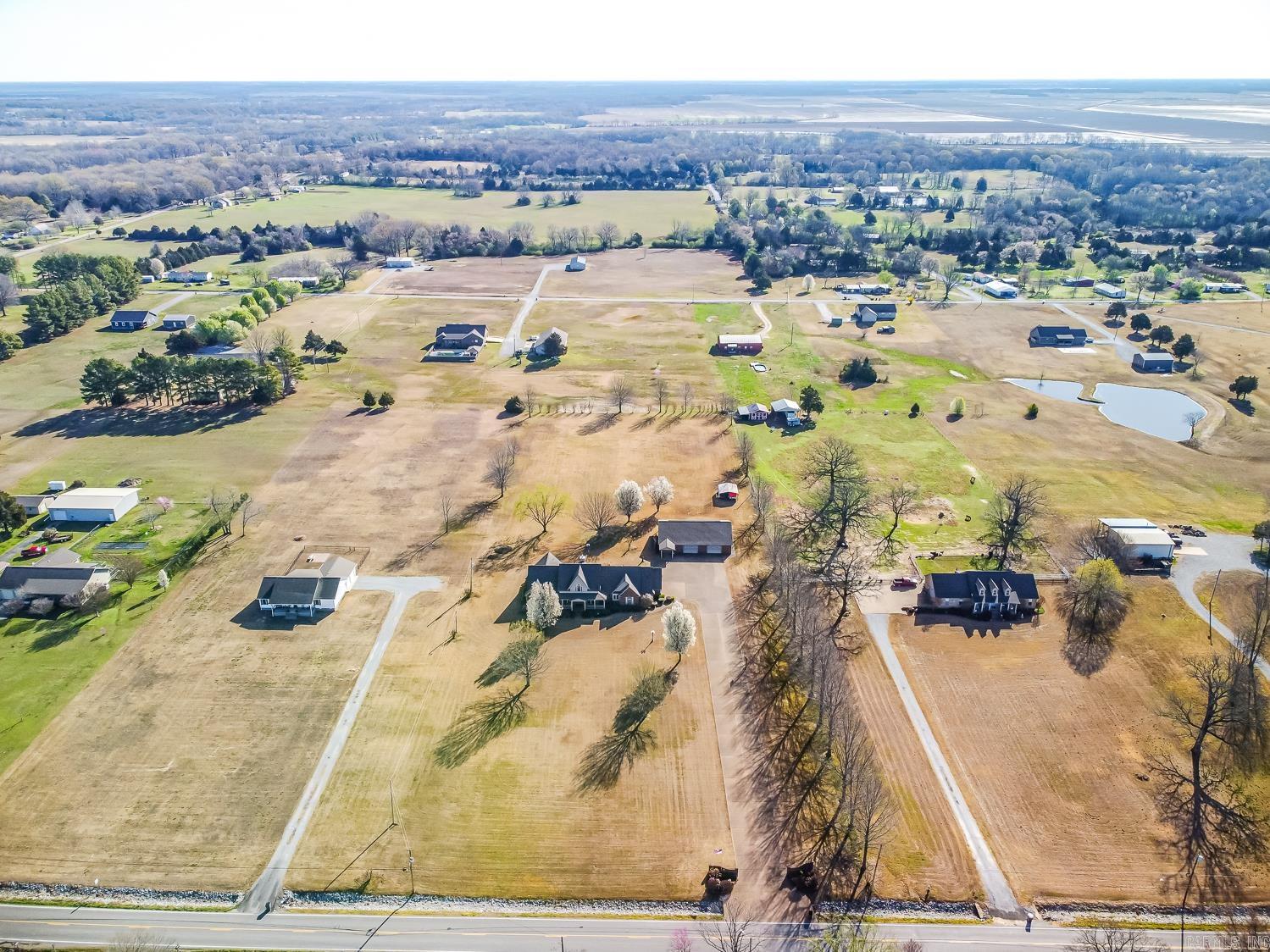 1300 N Locust  Newark, AR