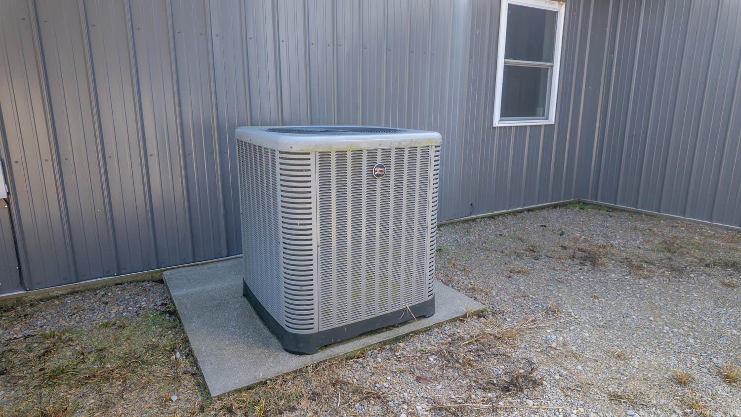 1973 County Road 359 Thayer, MO 65791