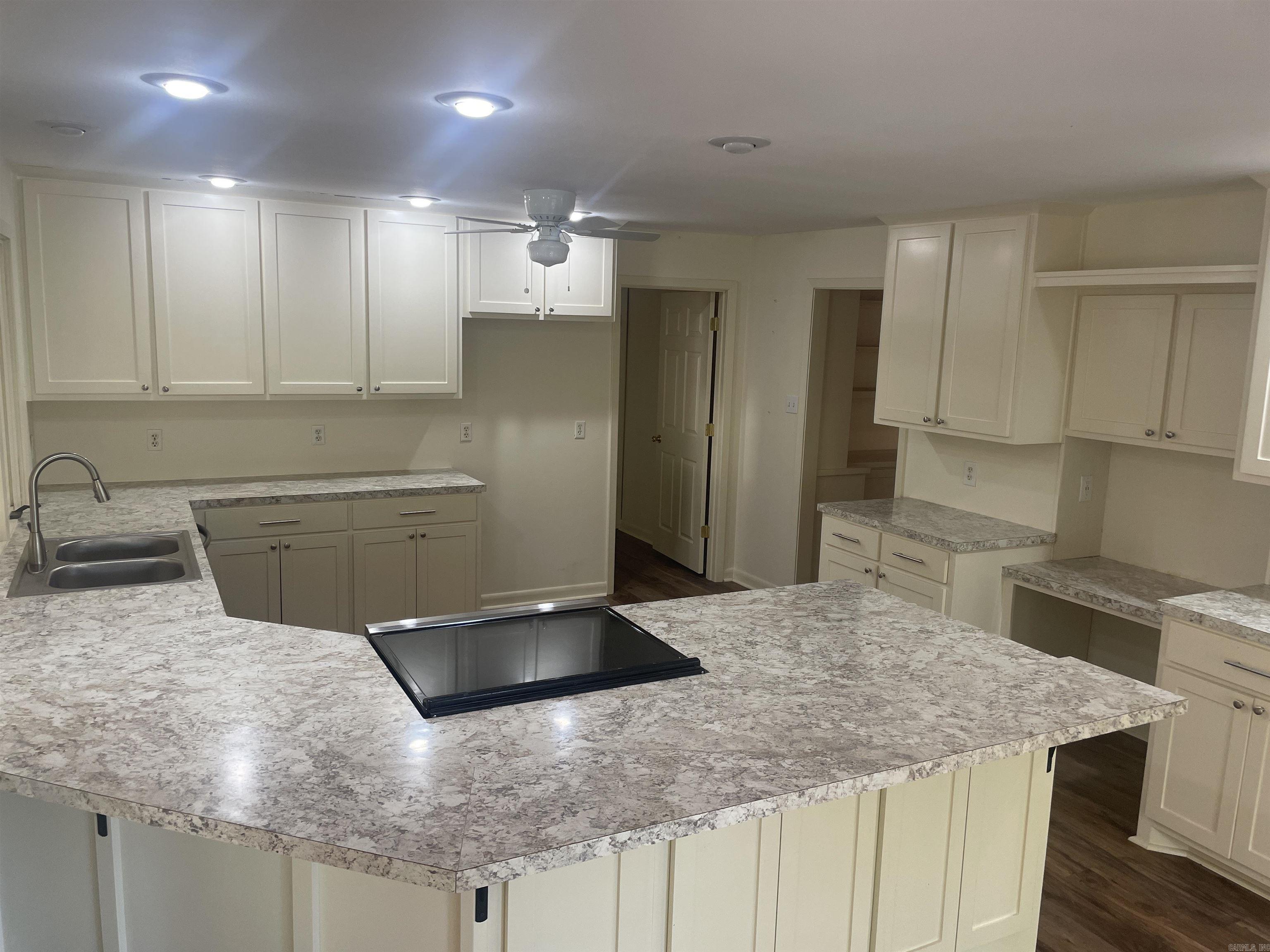 40 Woodruff  Conway, AR