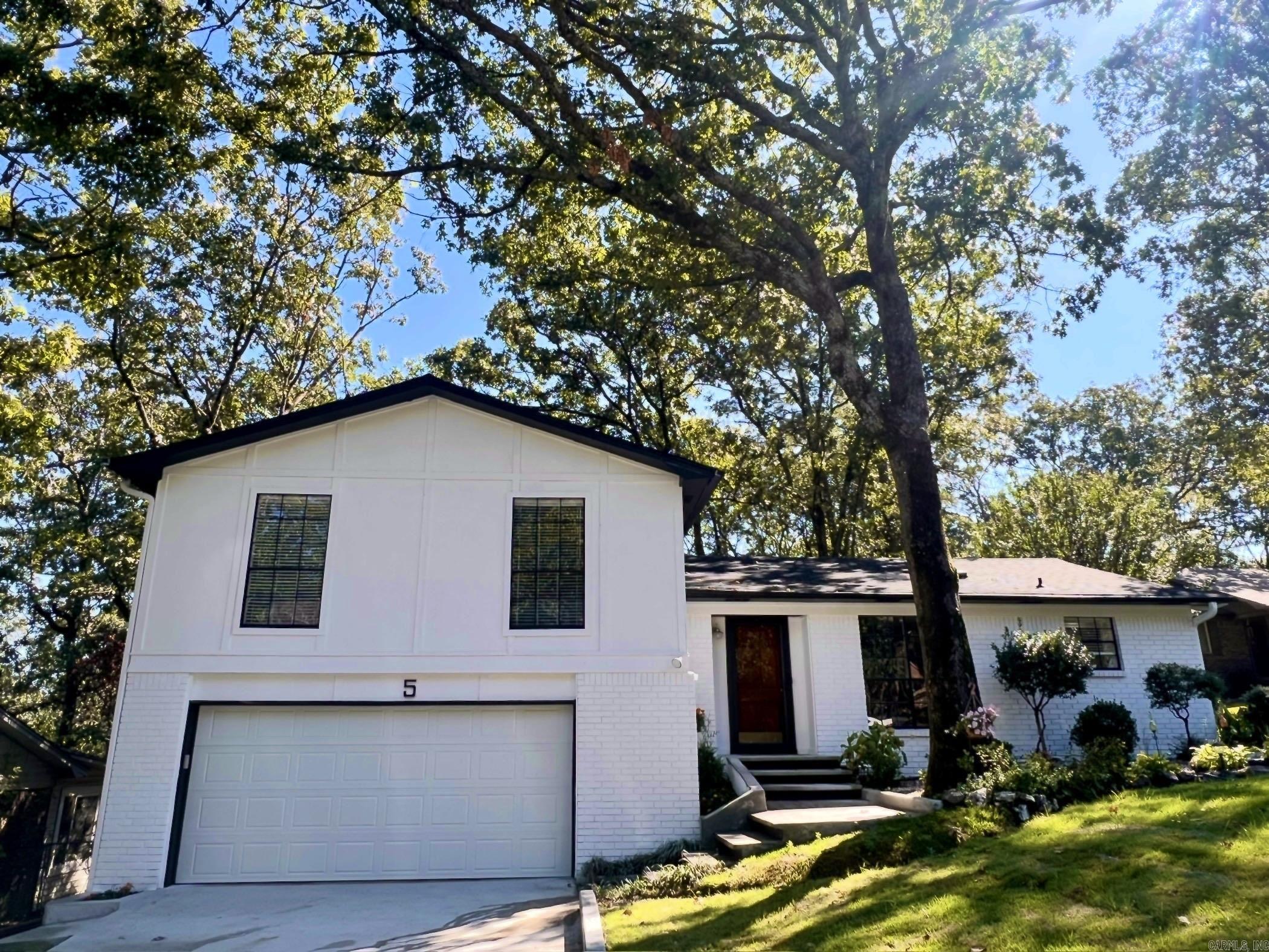 5 Coral Court — exterior