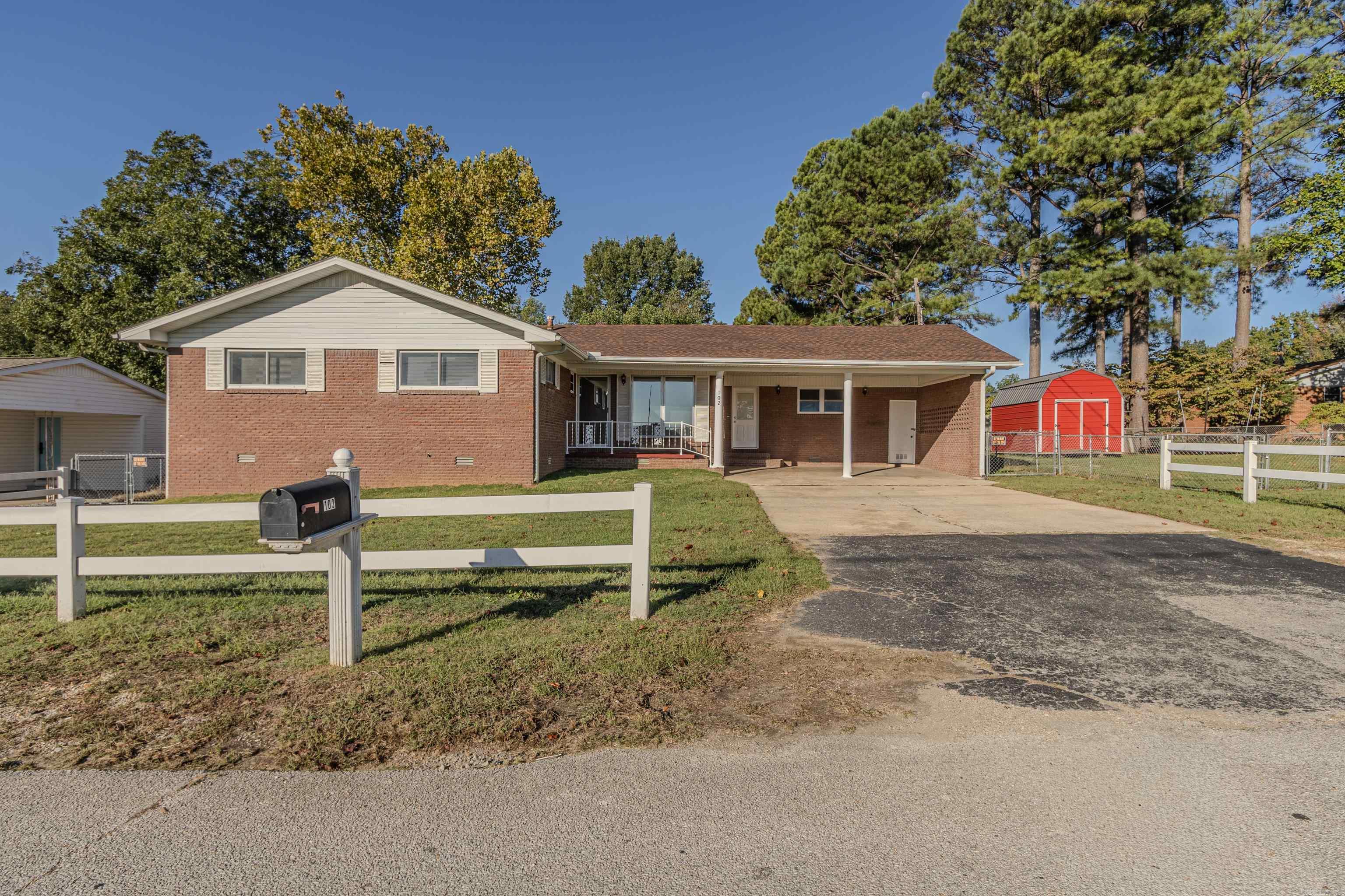 102 Magnolia Dr Paragould, AR 72450-3905