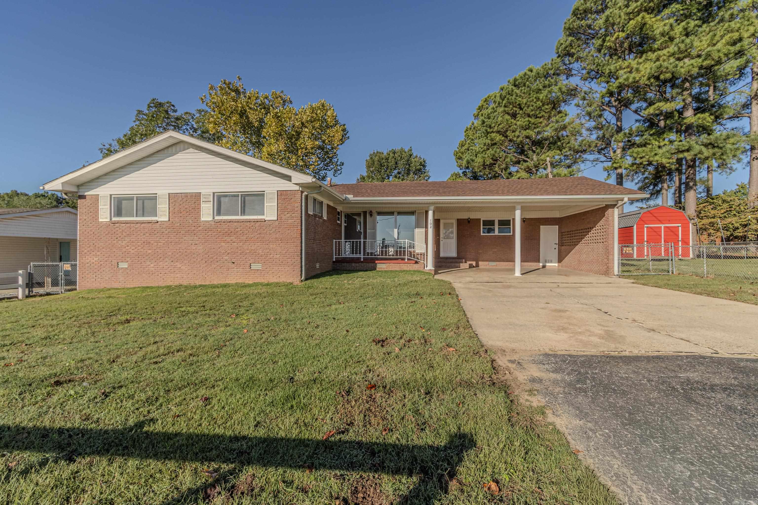 102 Magnolia Dr Paragould, AR 72450-3905