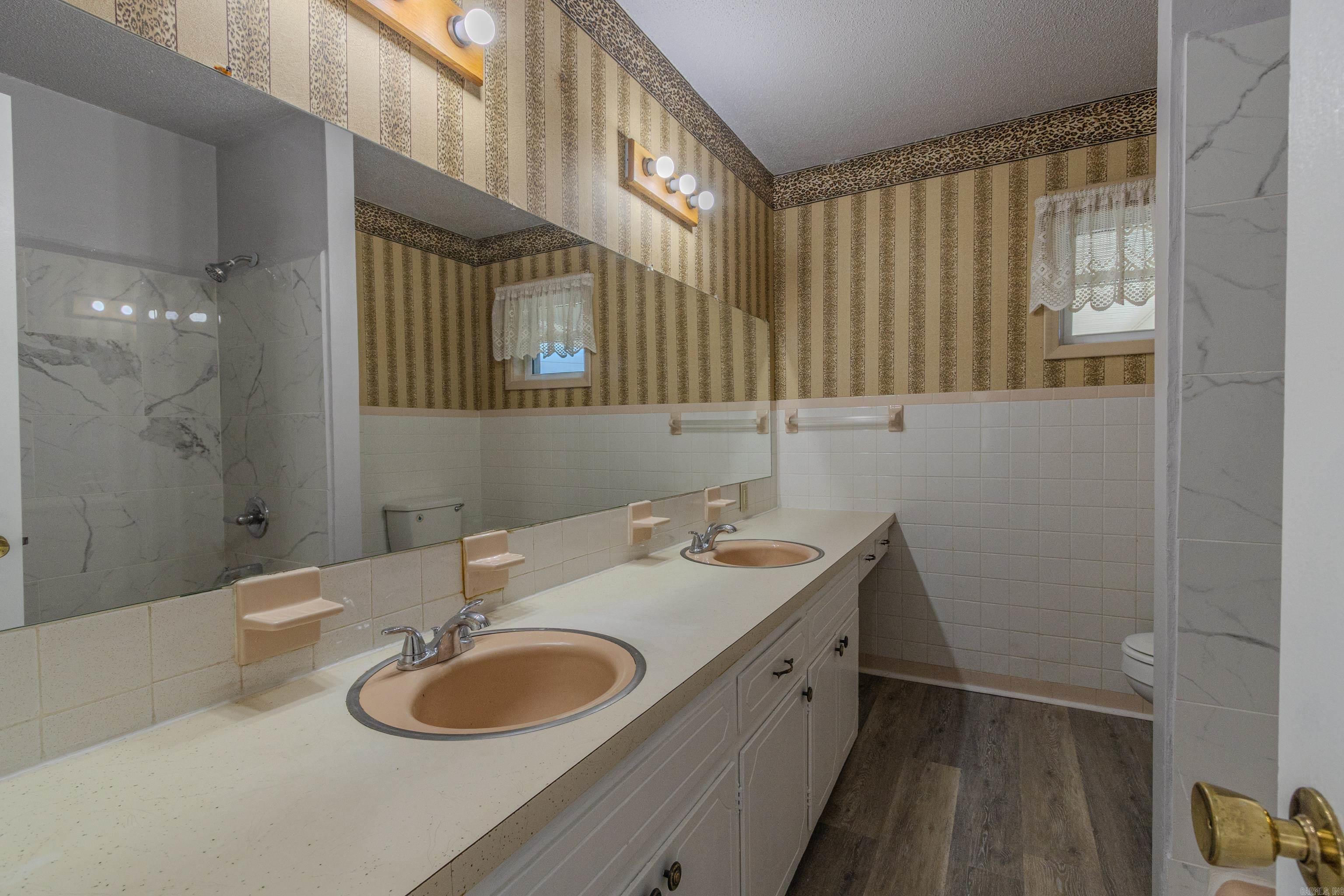 102 Magnolia Dr Paragould, AR 72450-3905