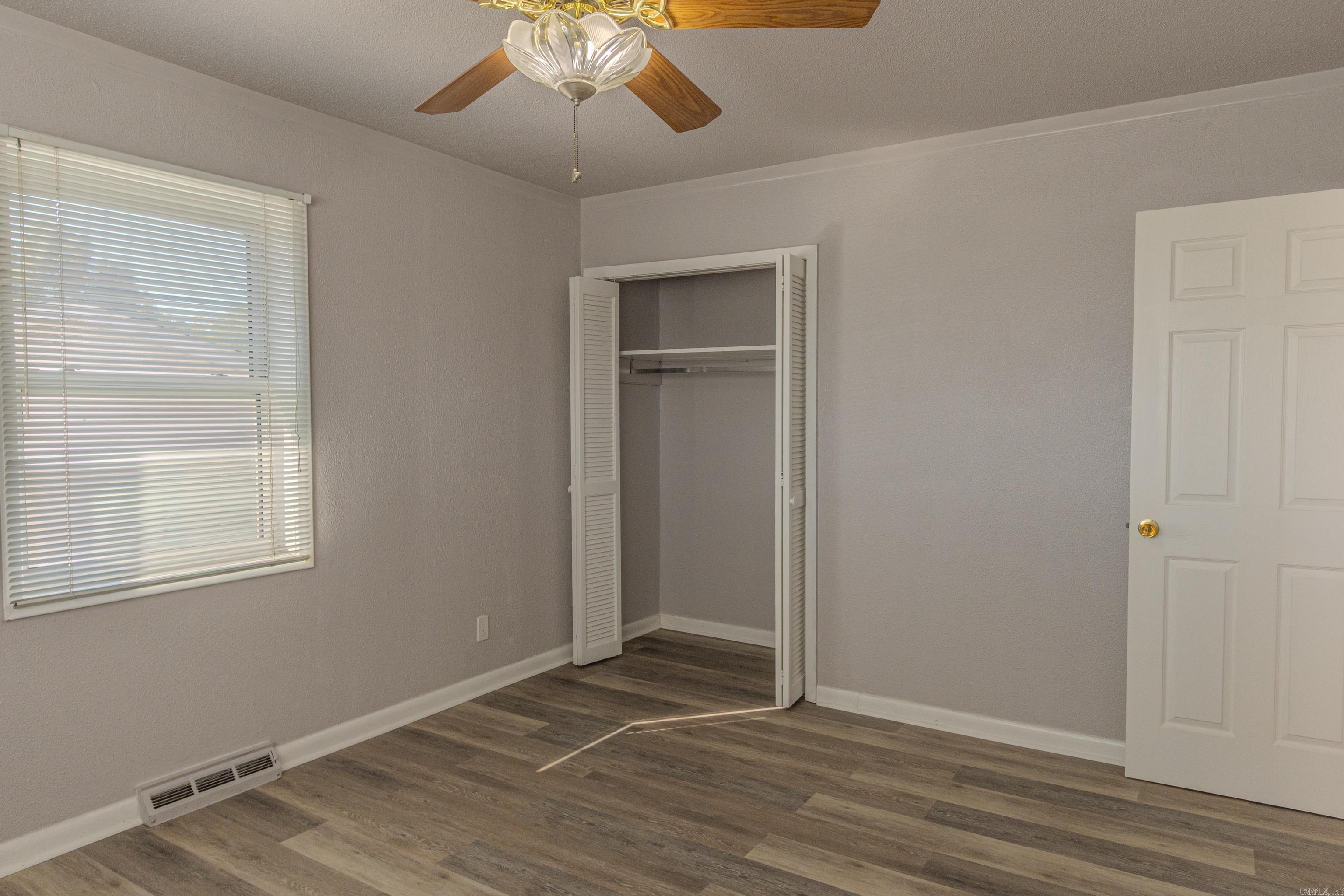 102 Magnolia Dr Paragould, AR 72450-3905