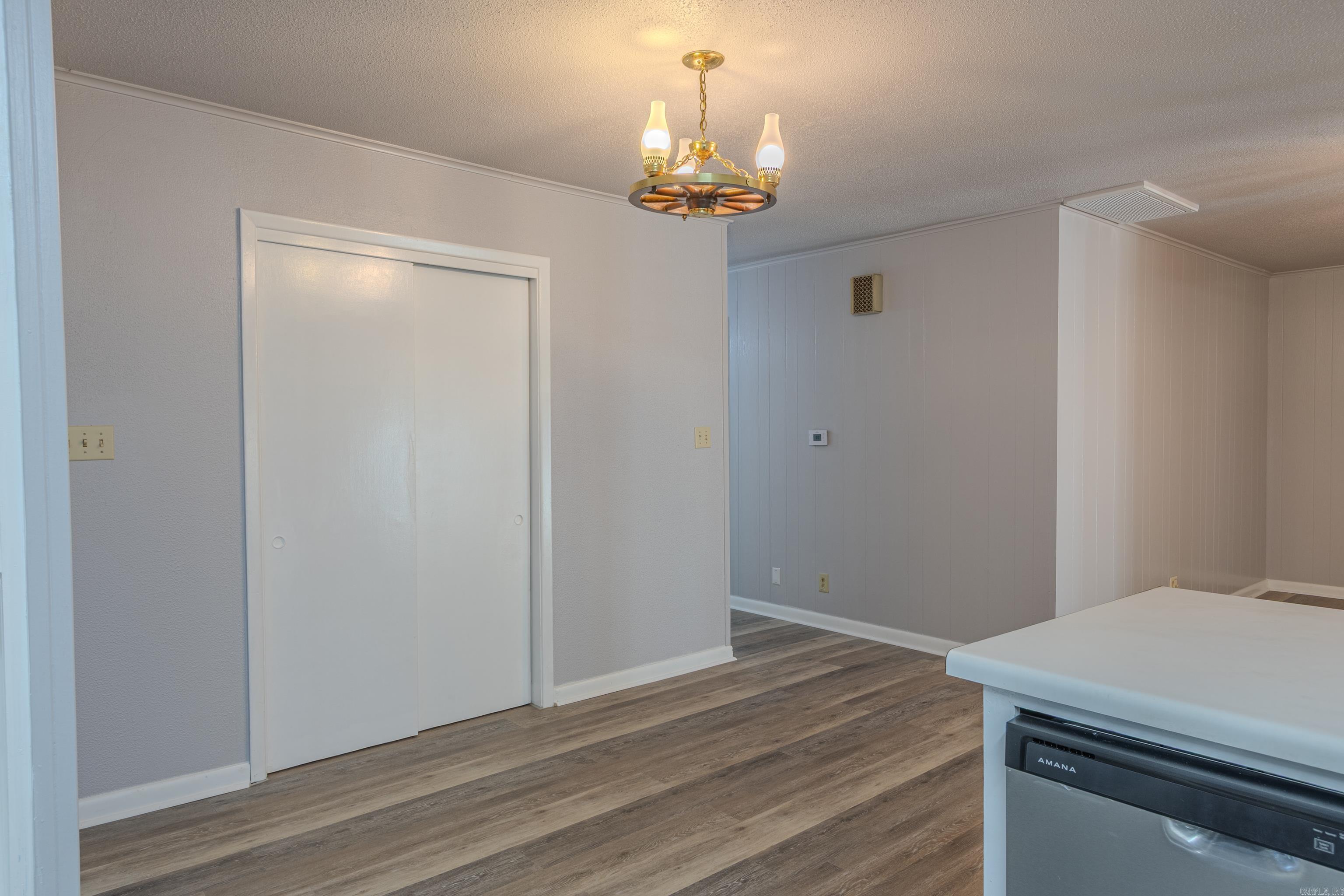 102 Magnolia Dr Paragould, AR 72450-3905