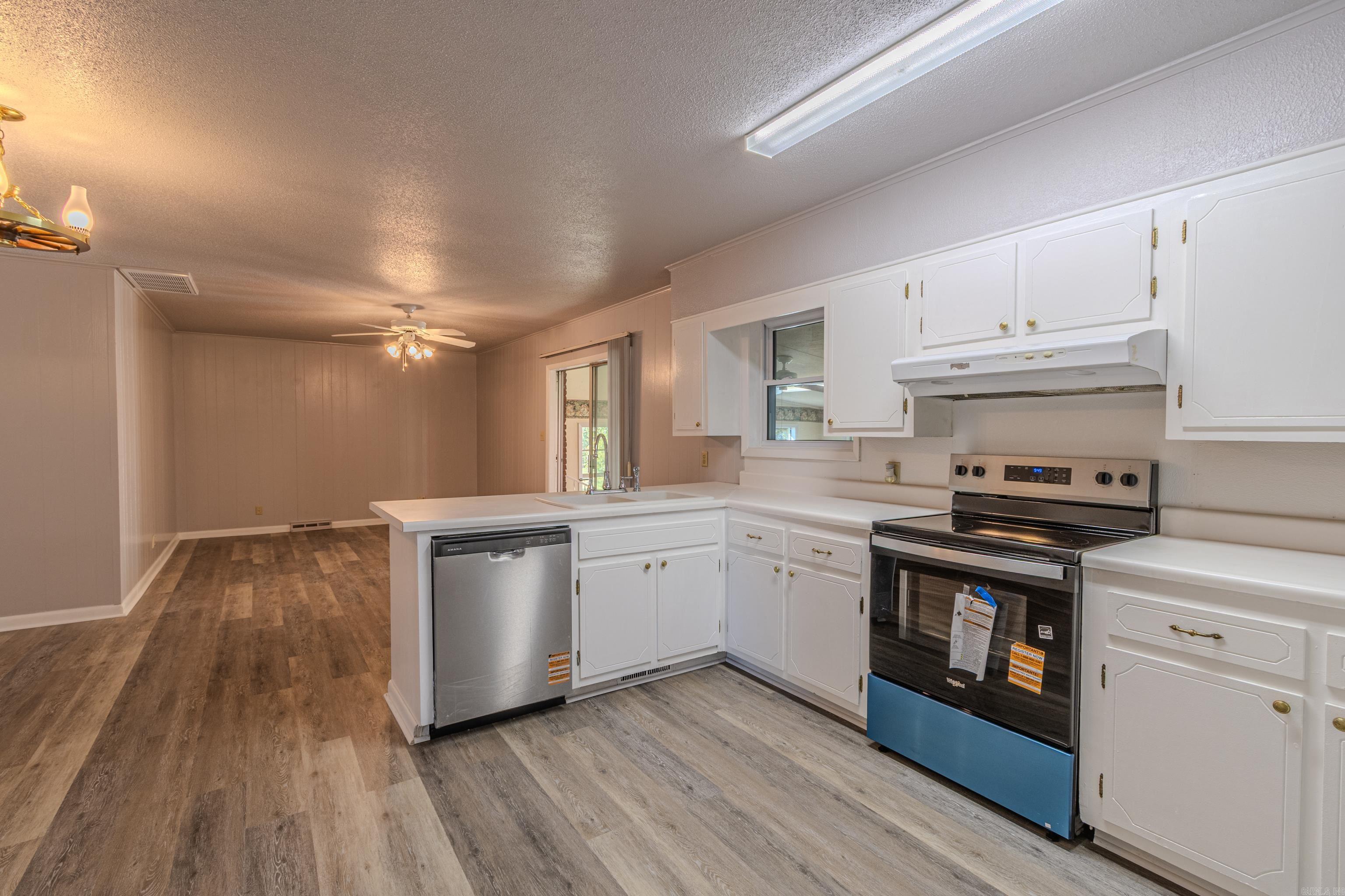 102 Magnolia Dr Paragould, AR 72450-3905