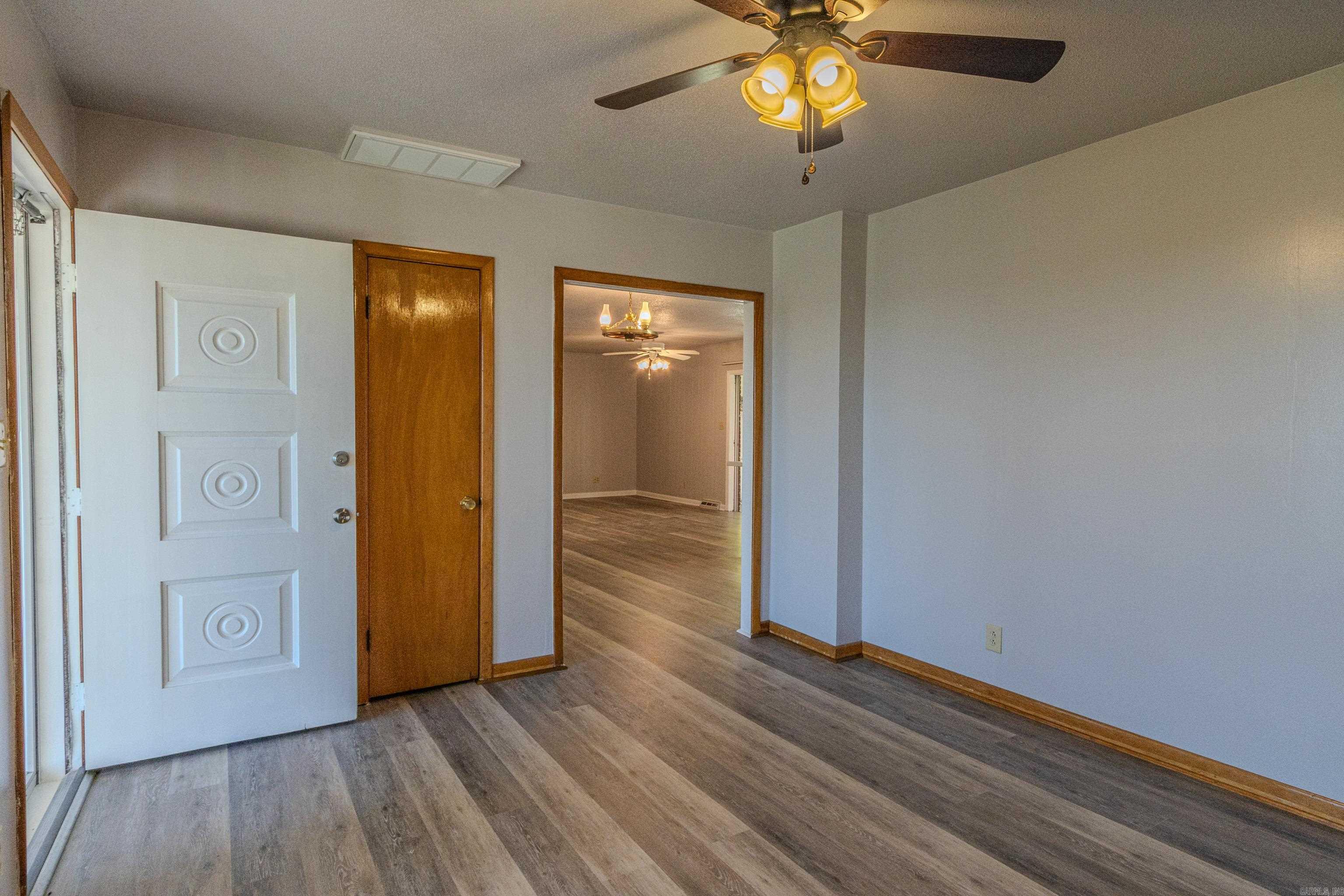 102 Magnolia Dr Paragould, AR 72450-3905