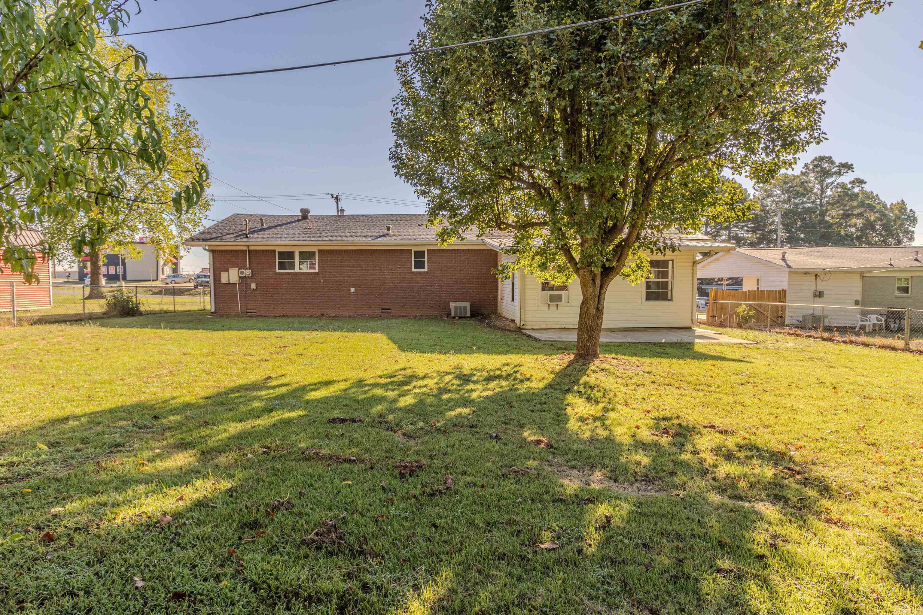 102 Magnolia Dr Paragould, AR 72450-3905