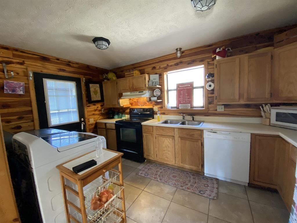 702 Old Dolph Road Calico Rock, AR 72519