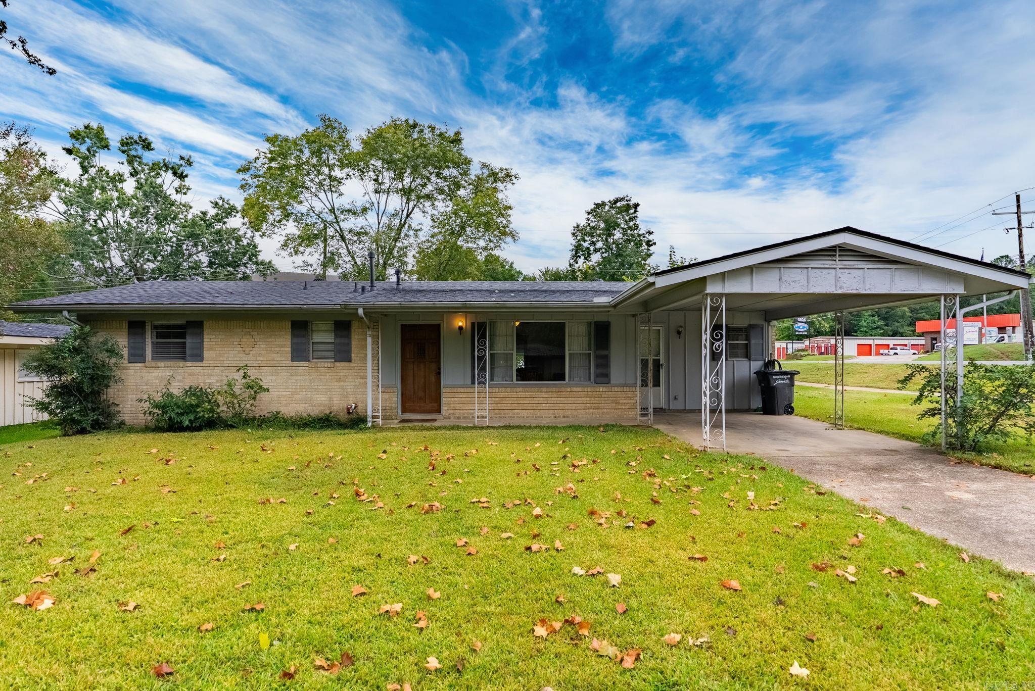 1  Phyllis Ct  Jacksonville, AR