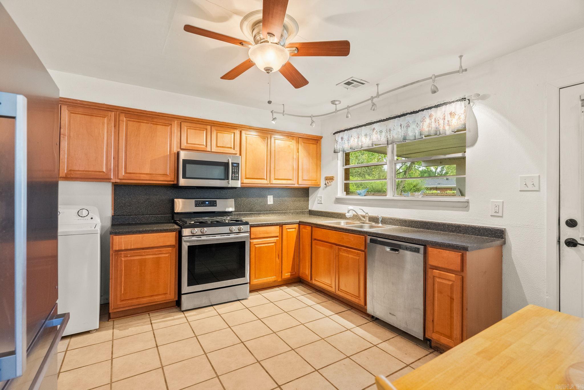 1 Phyllis Ct  Jacksonville, AR