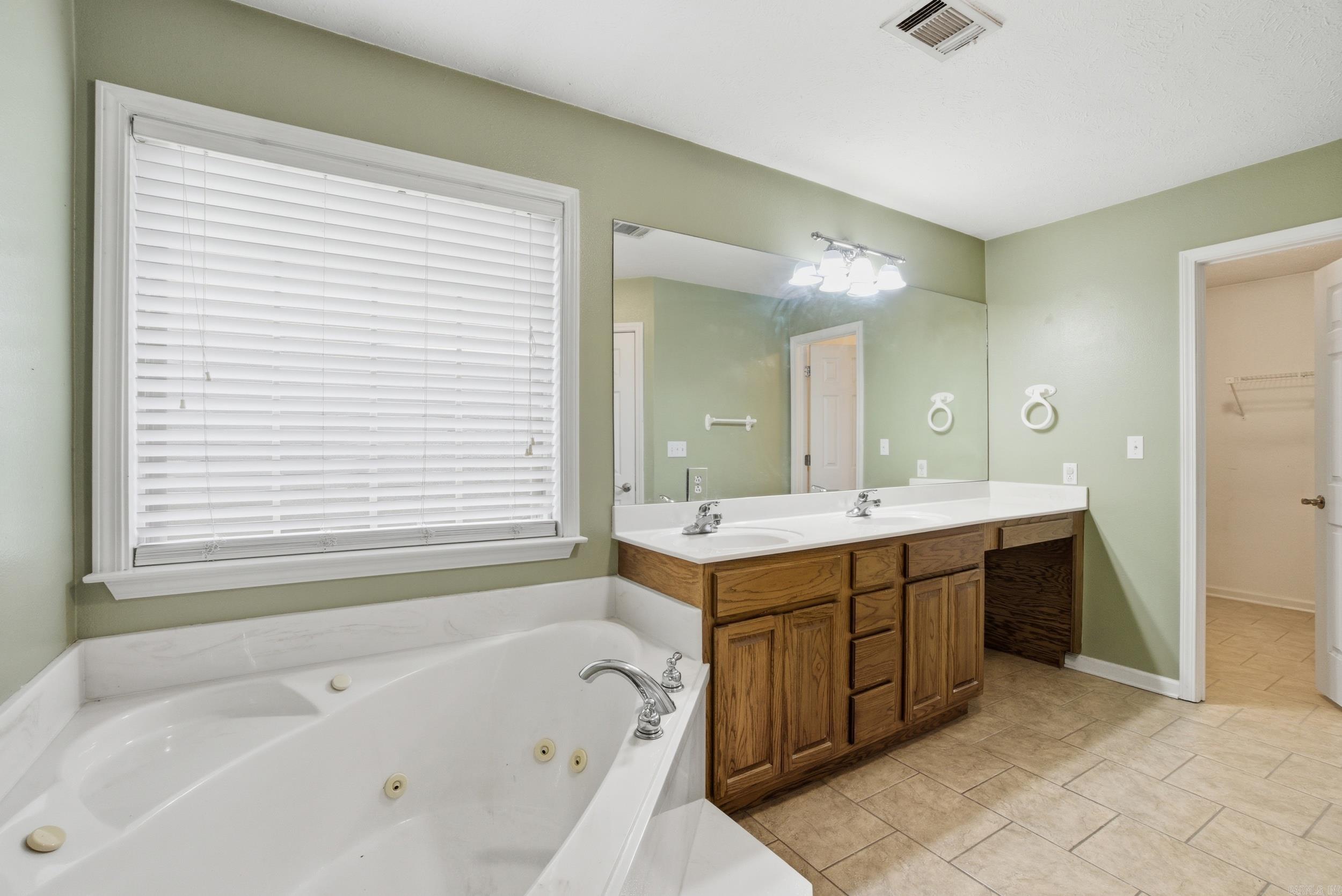 56 Elliott Road Greenbrier, AR 72058