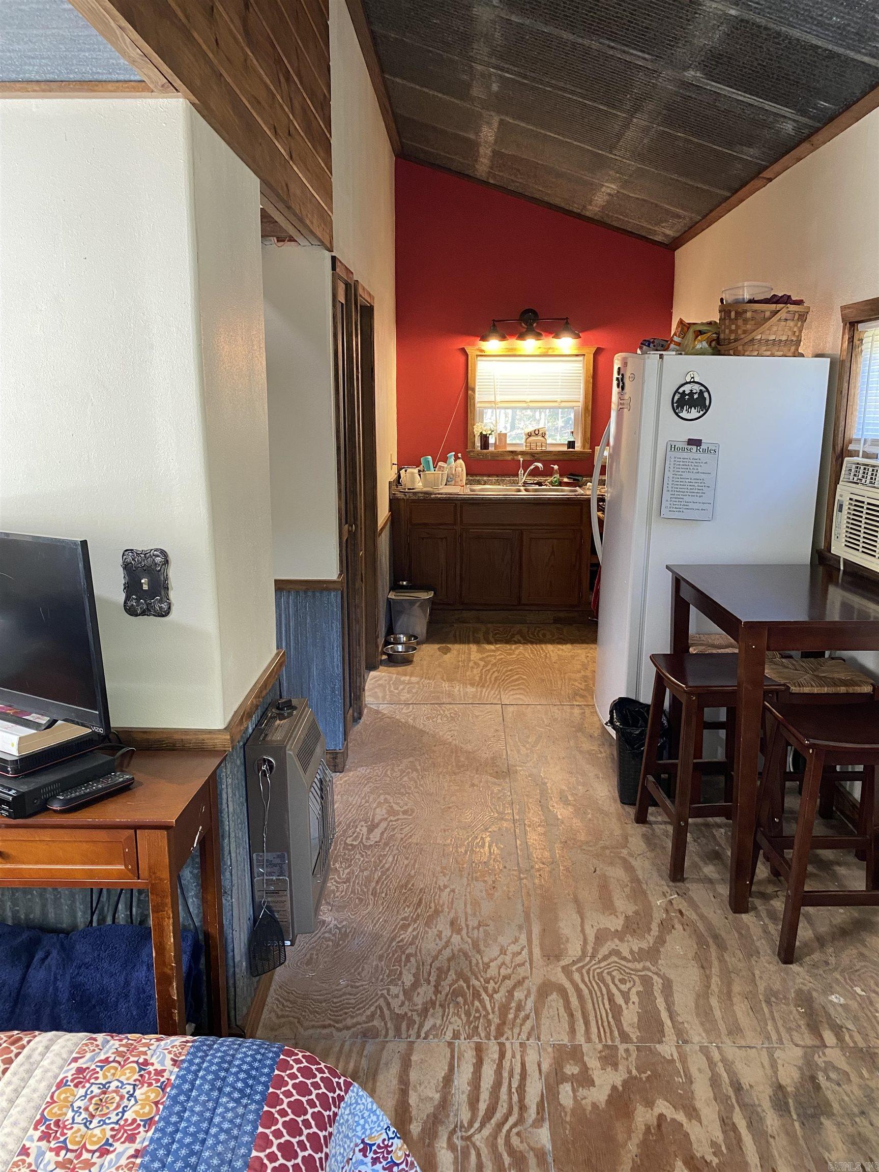 110 Hummingbird Lane  Hatfield, AR